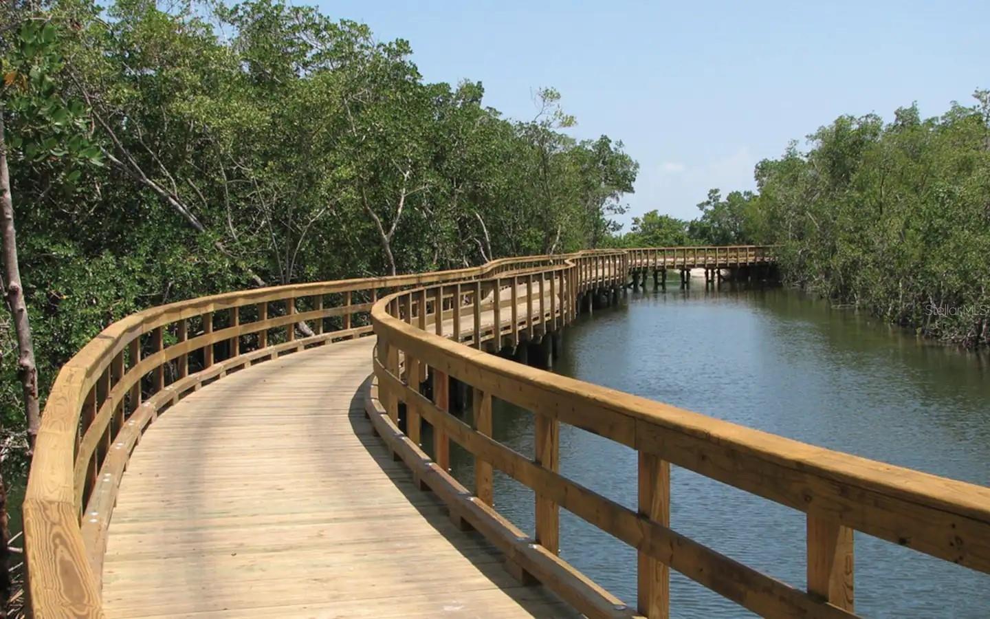 1011 68TH AVE W, BRADENTON, FL, 34207