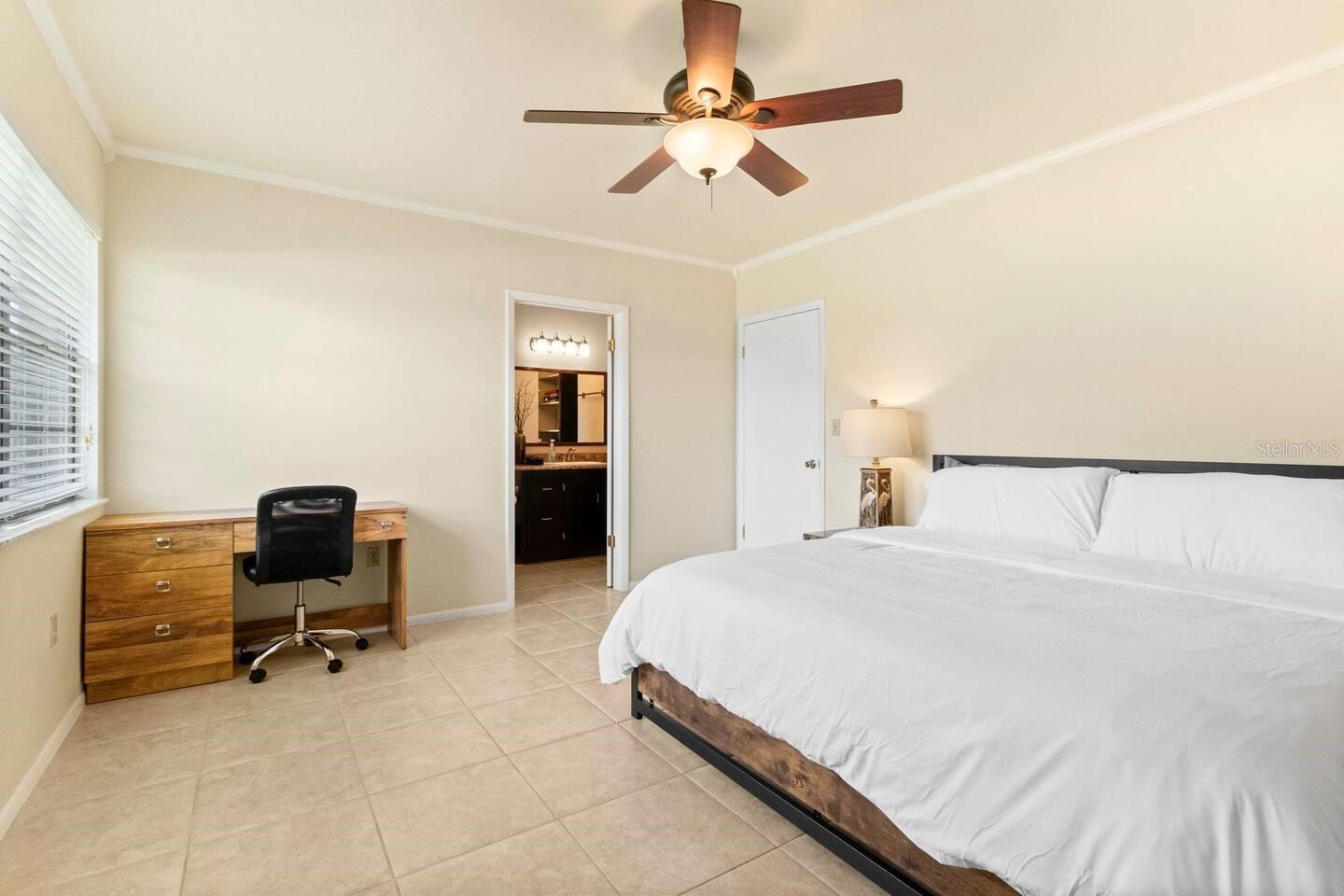 1011 68TH AVE W, BRADENTON, FL, 34207