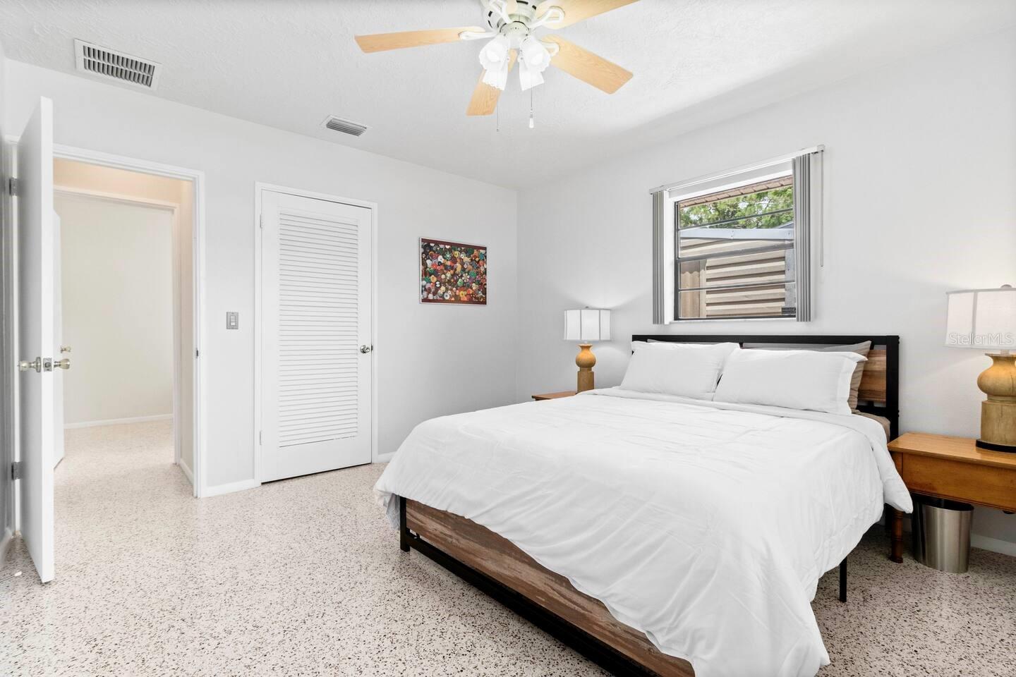 1011 68TH AVE W, BRADENTON, FL, 34207