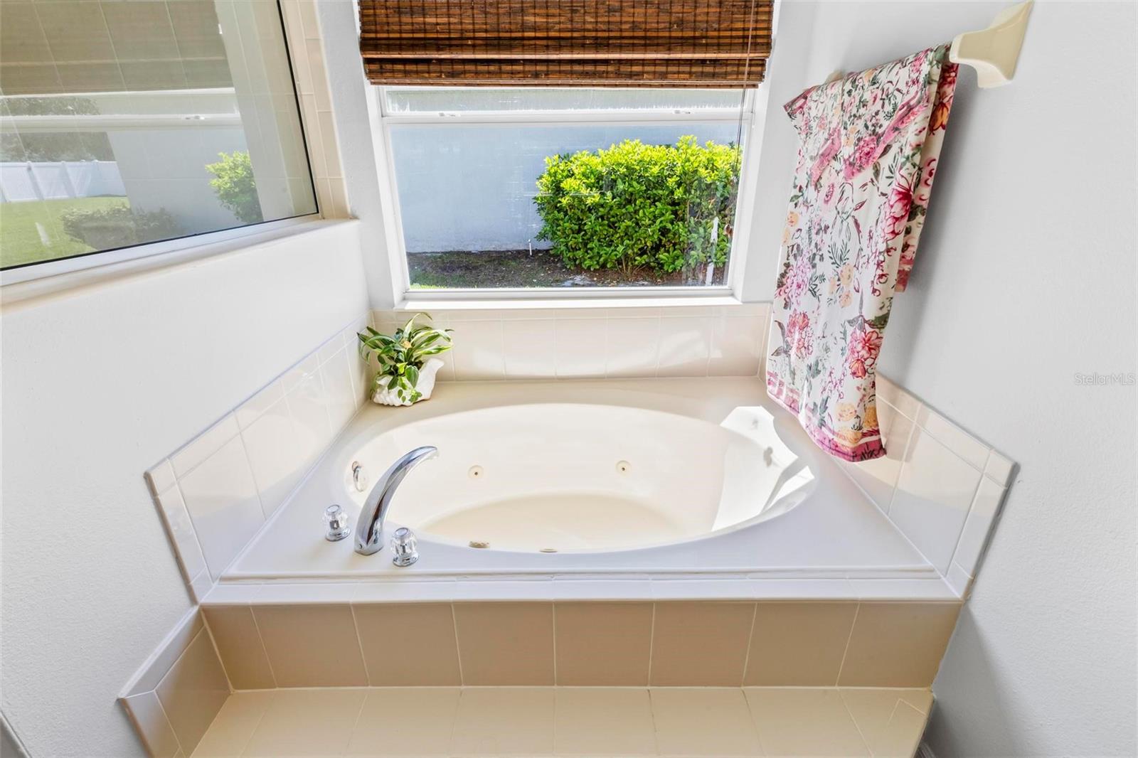 24 RIPCORD LN, PALM COAST, FL, 32164