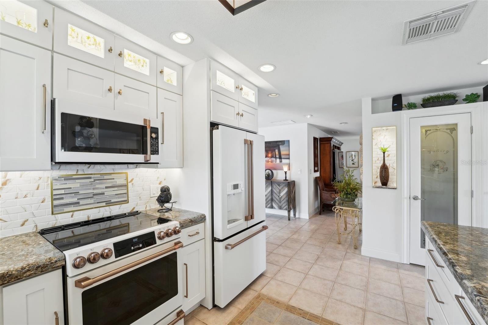 5905 BAYOU GRANDE BLVD NE, ST PETERSBURG, FL, 33703