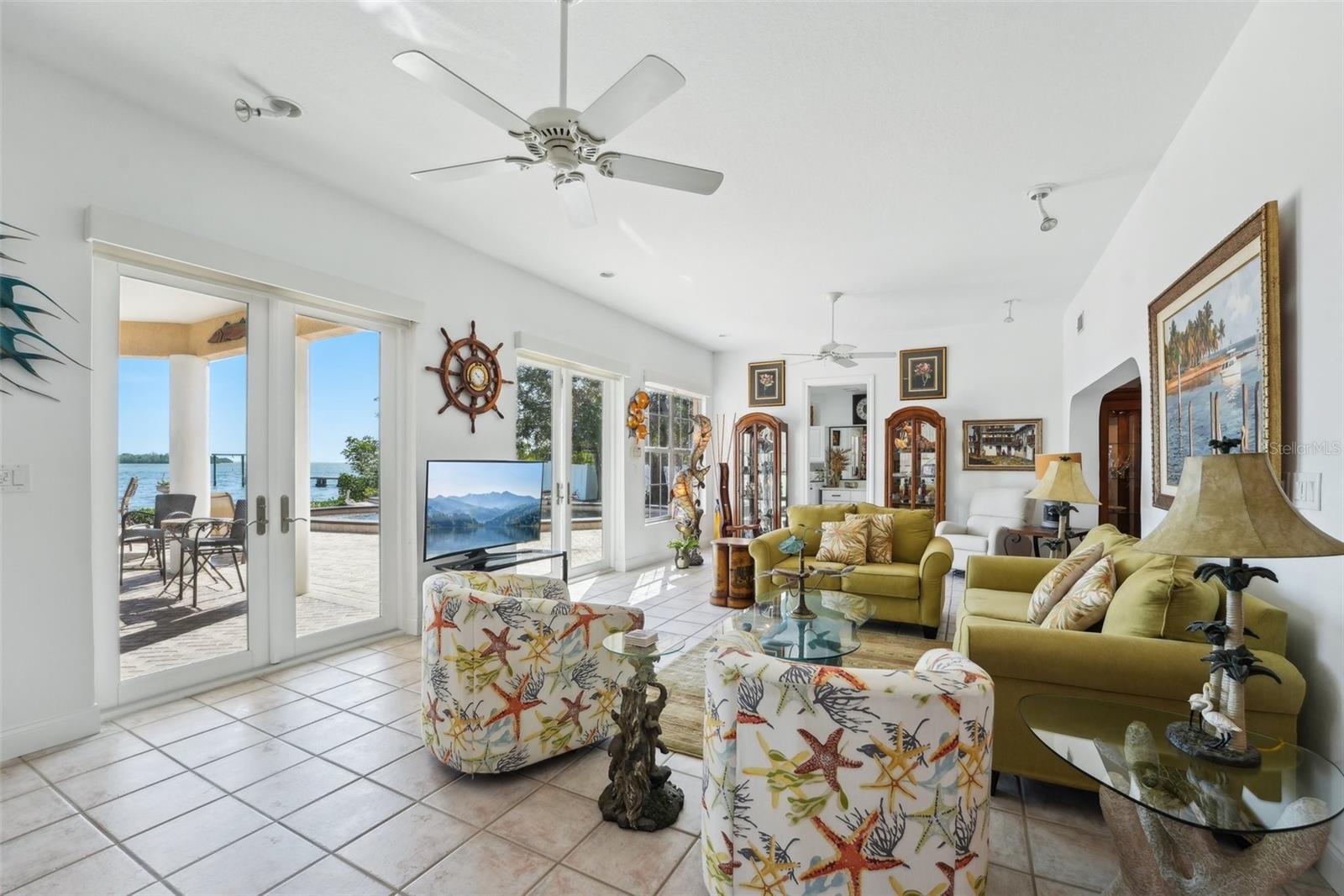 5905 BAYOU GRANDE BLVD NE, ST PETERSBURG, FL, 33703