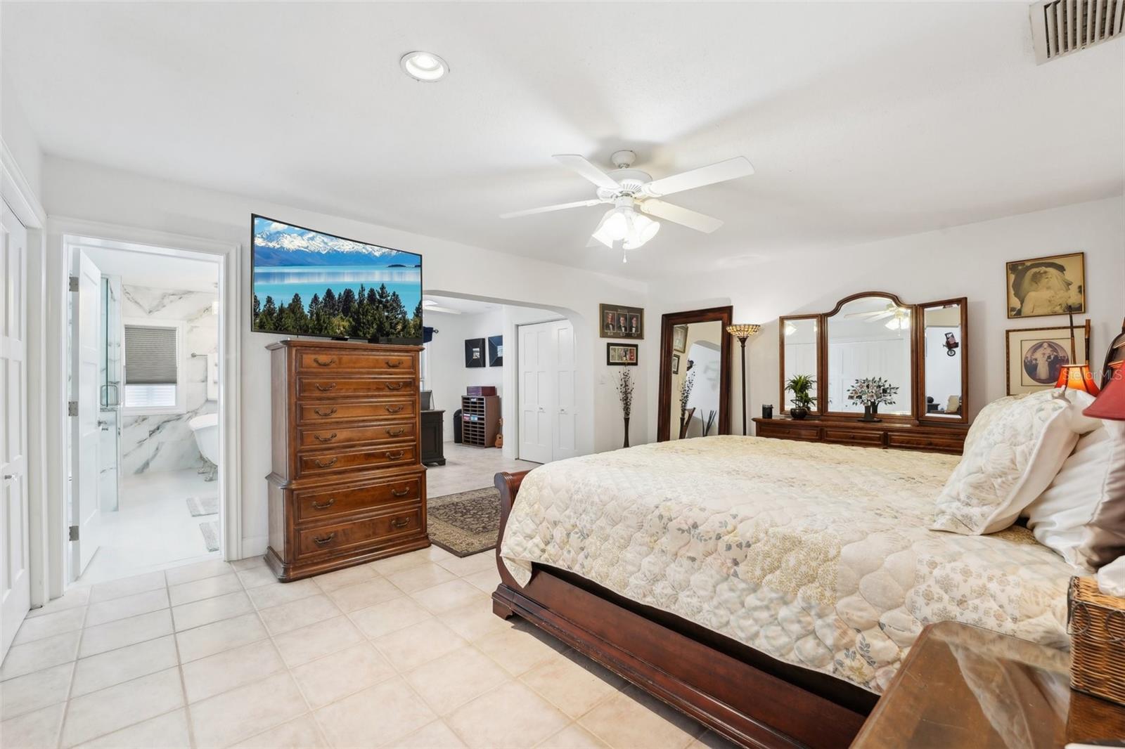 5905 BAYOU GRANDE BLVD NE, ST PETERSBURG, FL, 33703