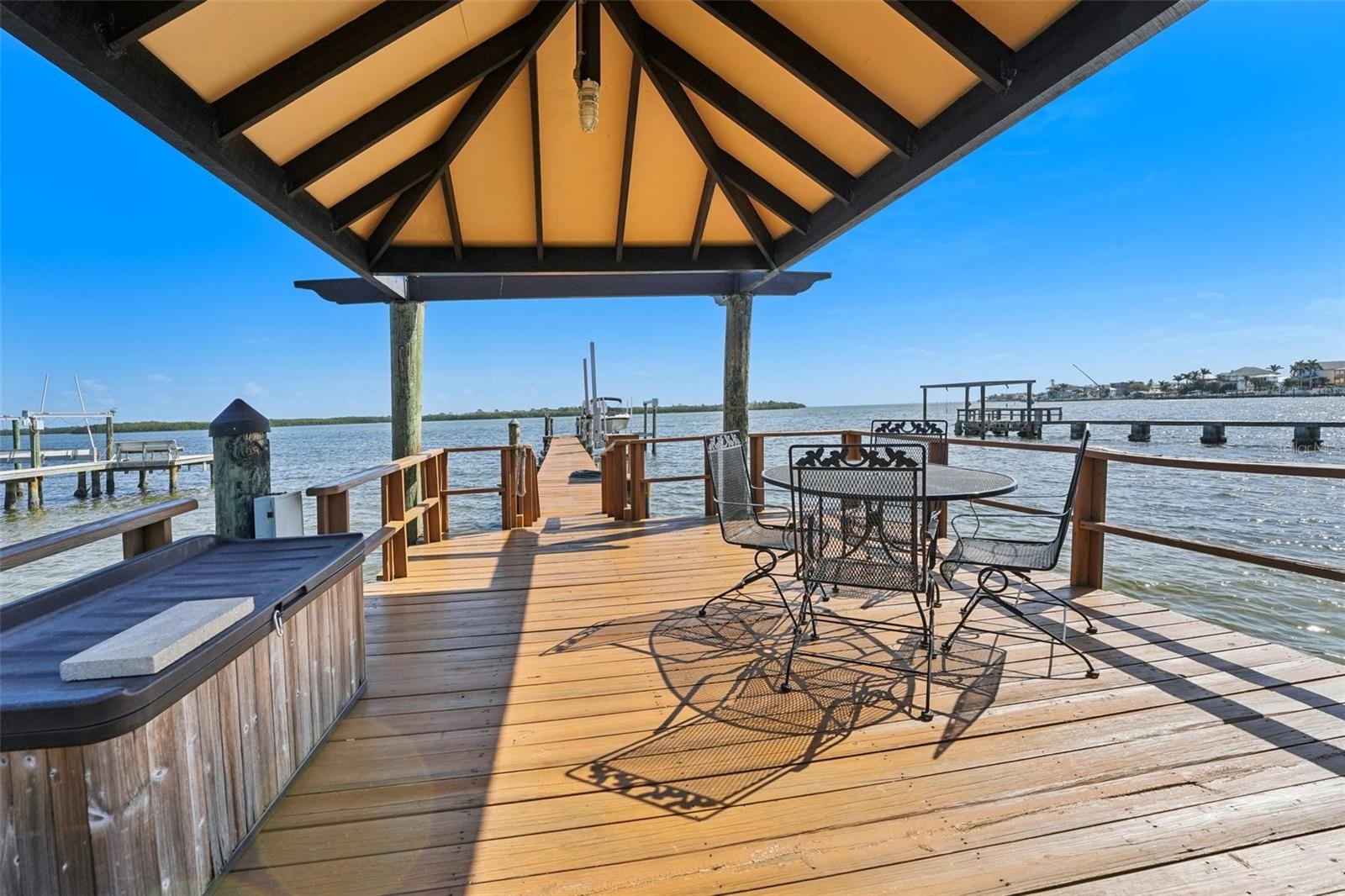 5905 BAYOU GRANDE BLVD NE, ST PETERSBURG, FL, 33703