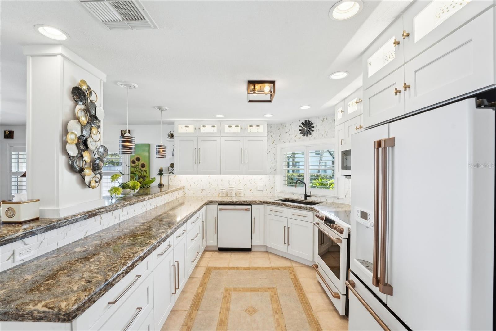 5905 BAYOU GRANDE BLVD NE, ST PETERSBURG, FL, 33703