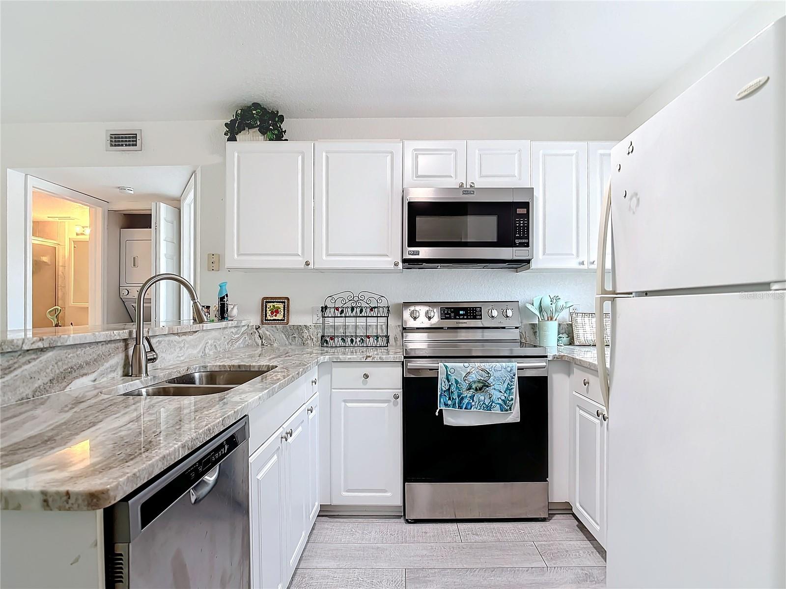 25050 SANDHILL BLVD #B2 Building 6, PUNTA GORDA, FL, 33983