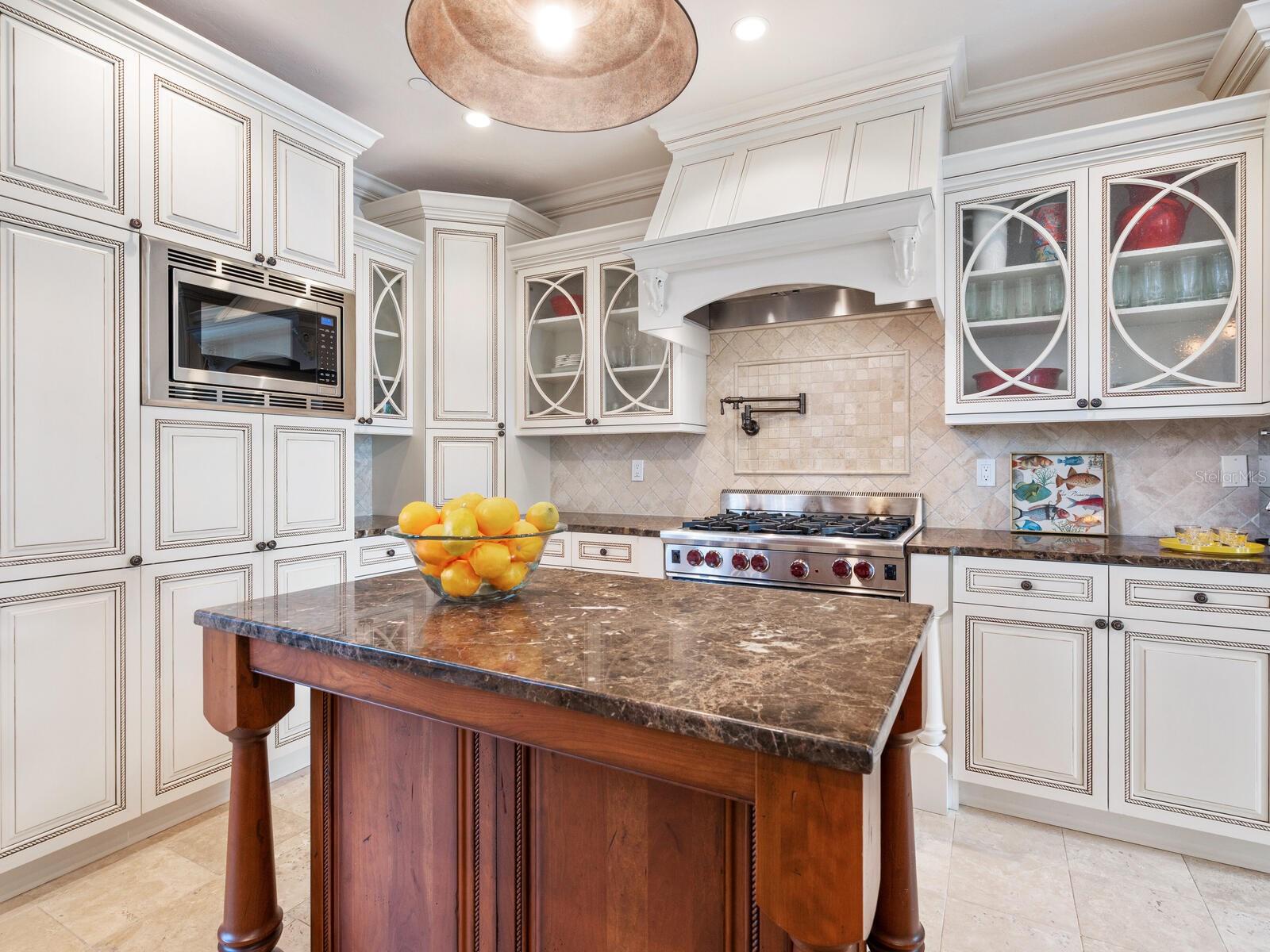 A4642942 Property Photo