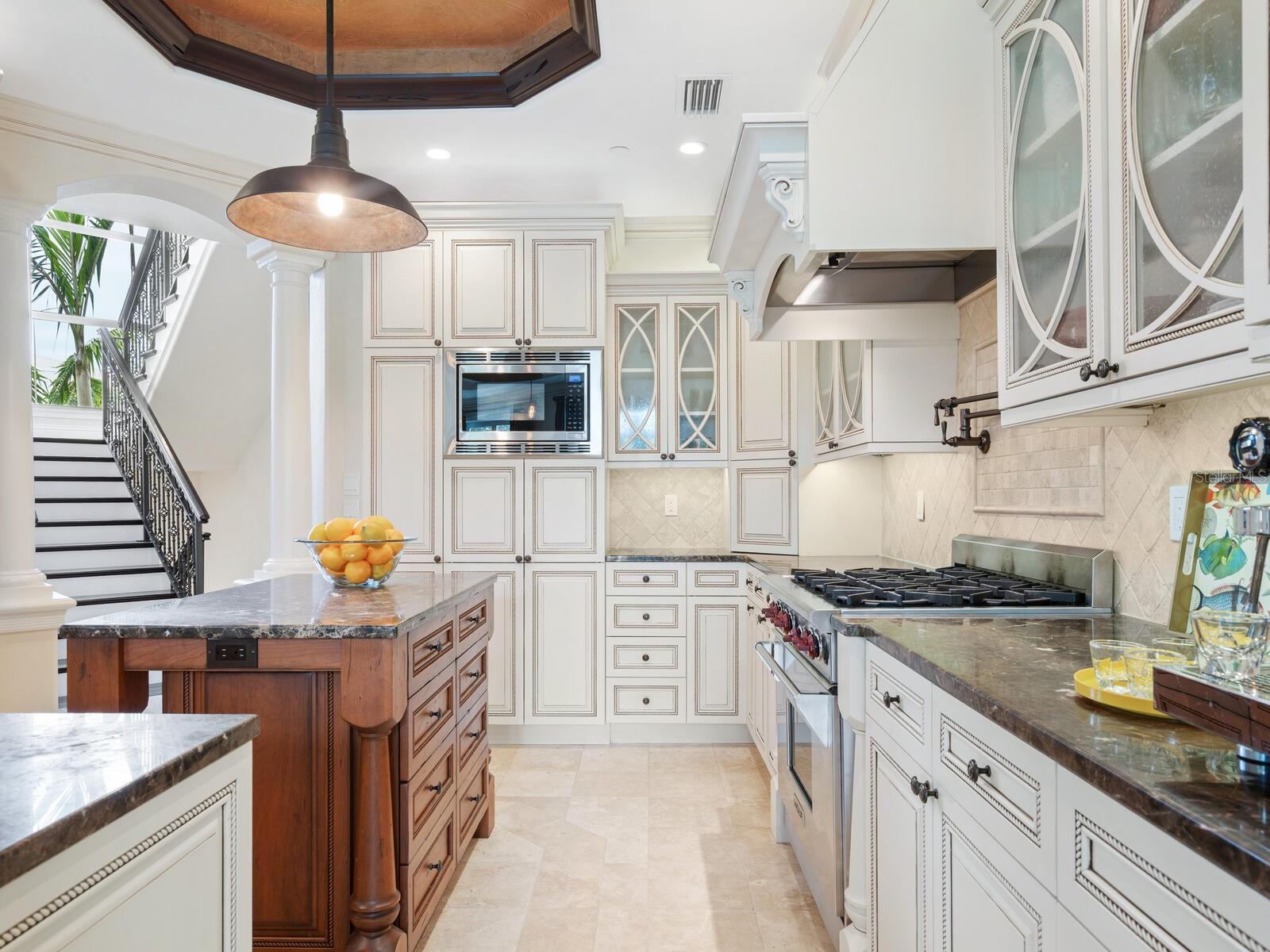 A4642942 Property Photo