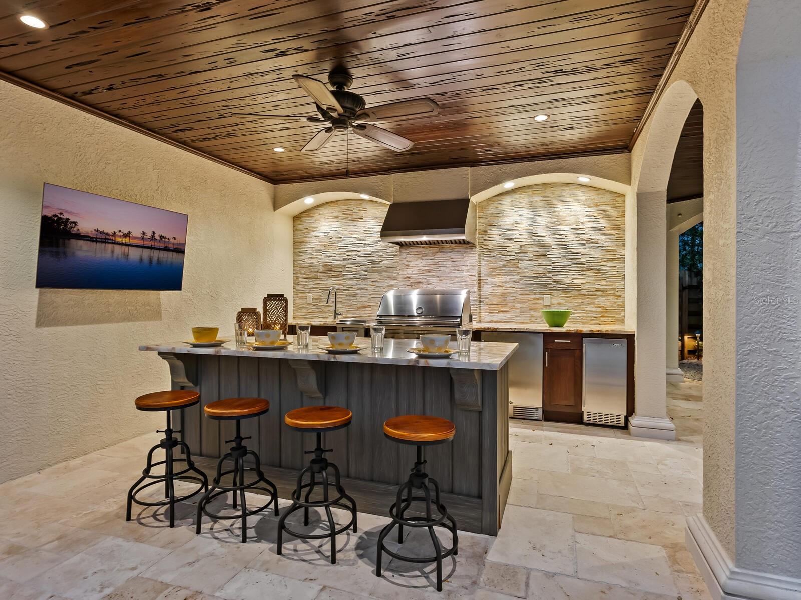 A4642942 Property Photo