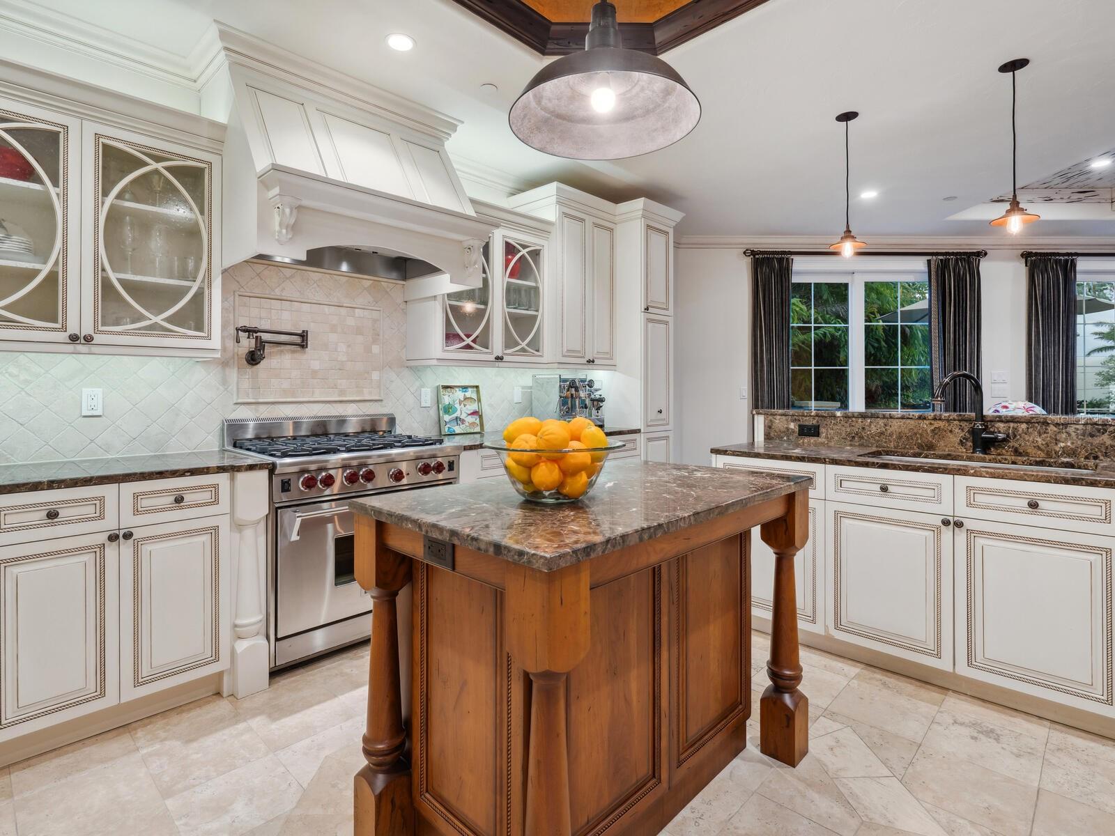 A4642942 Property Photo