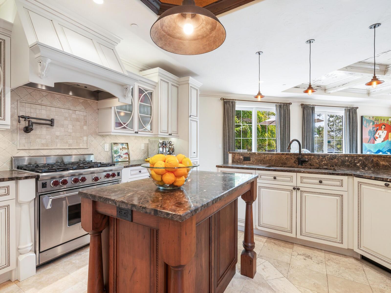 A4642942 Property Photo