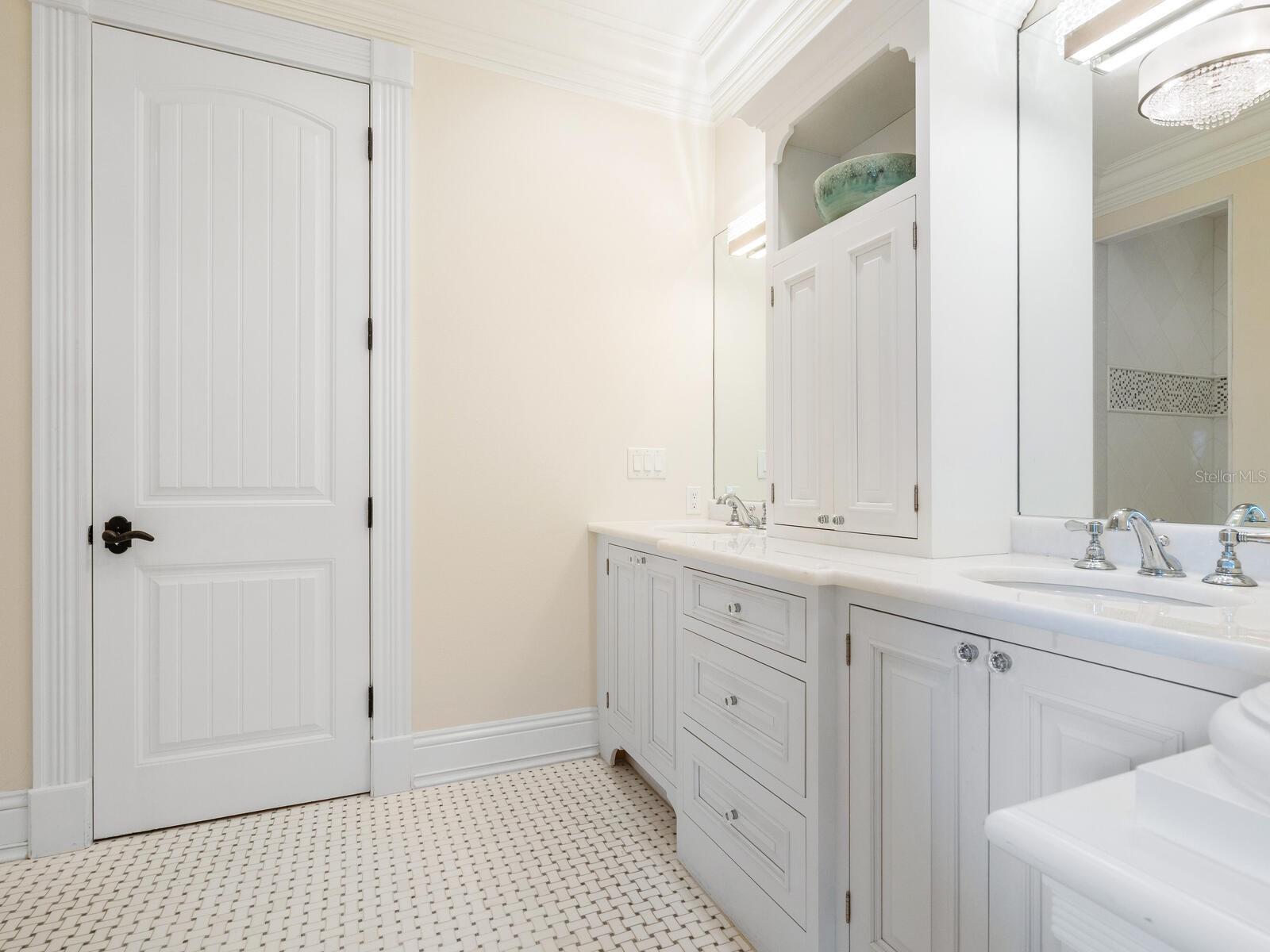 A4642942 Property Photo