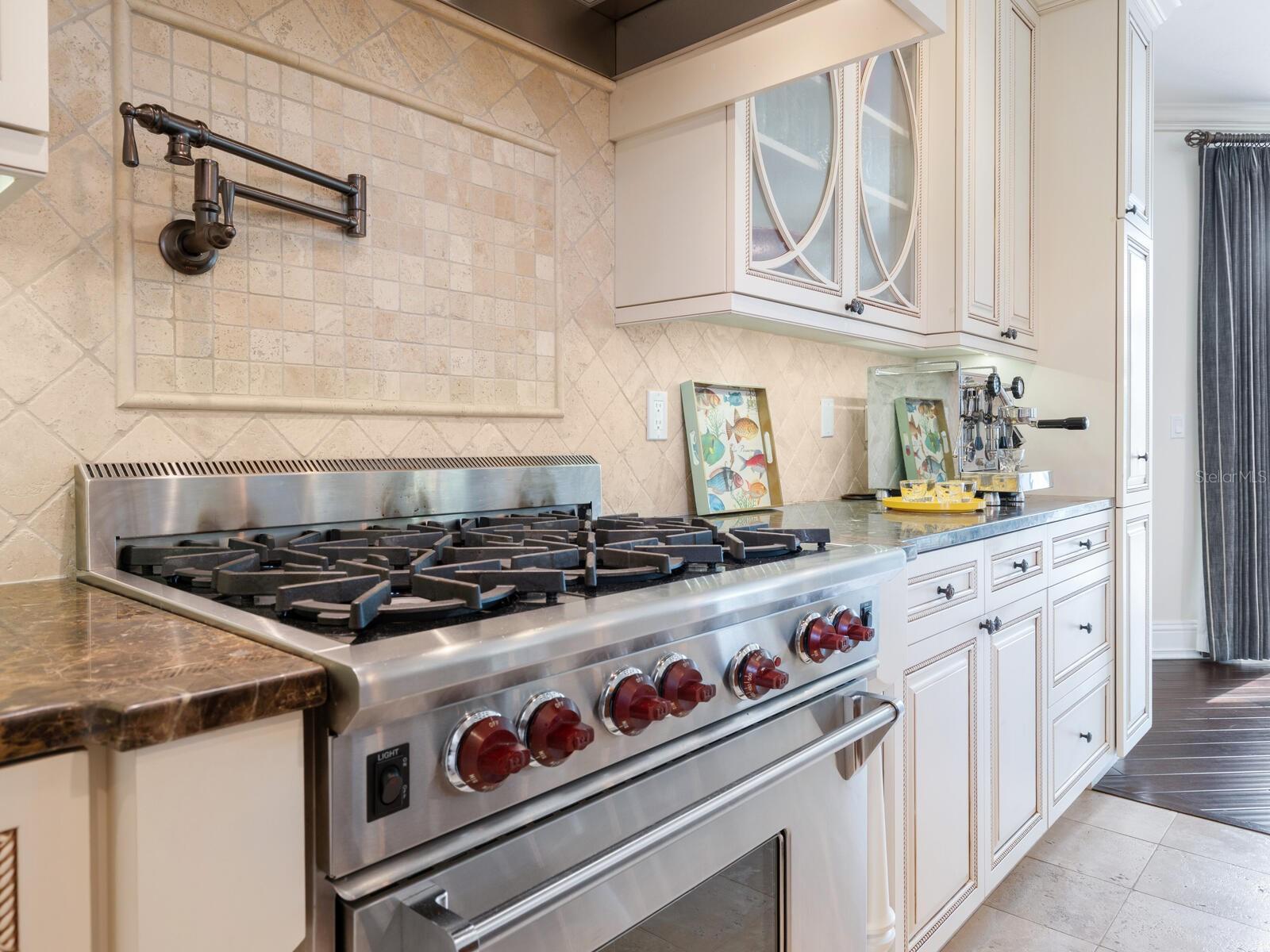 A4642942 Property Photo