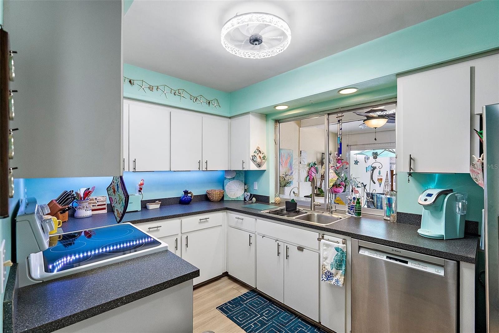 6590 GOLDEN HORSESHOE DR, SEMINOLE, FL, 33777