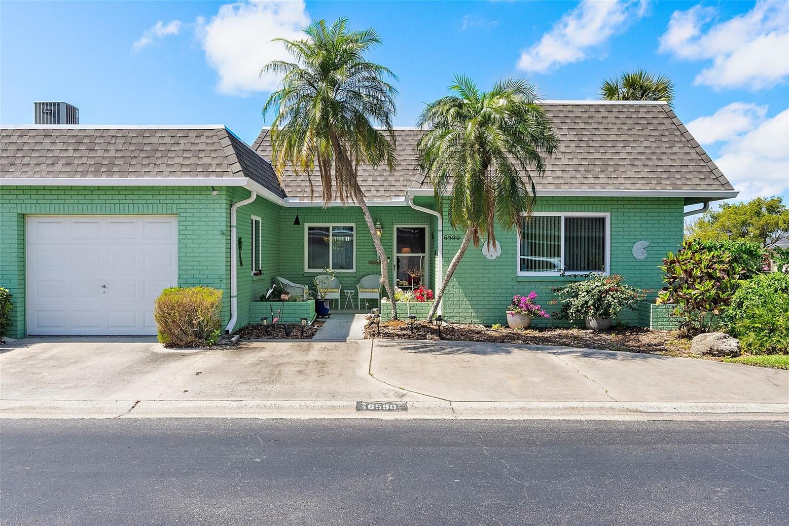 6590 GOLDEN HORSESHOE DR, SEMINOLE, FL, 33777