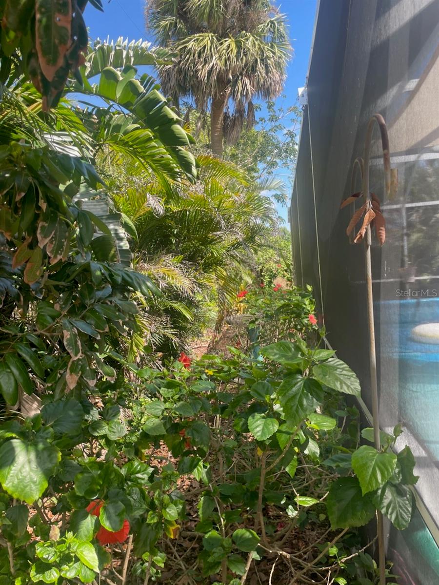 540 PALMETTO DR NE, PORT CHARLOTTE, FL, 33952