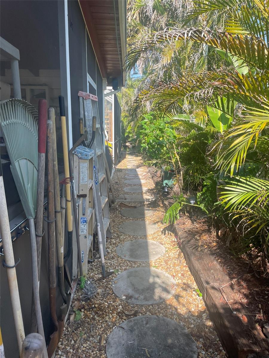 540 PALMETTO DR NE, PORT CHARLOTTE, FL, 33952