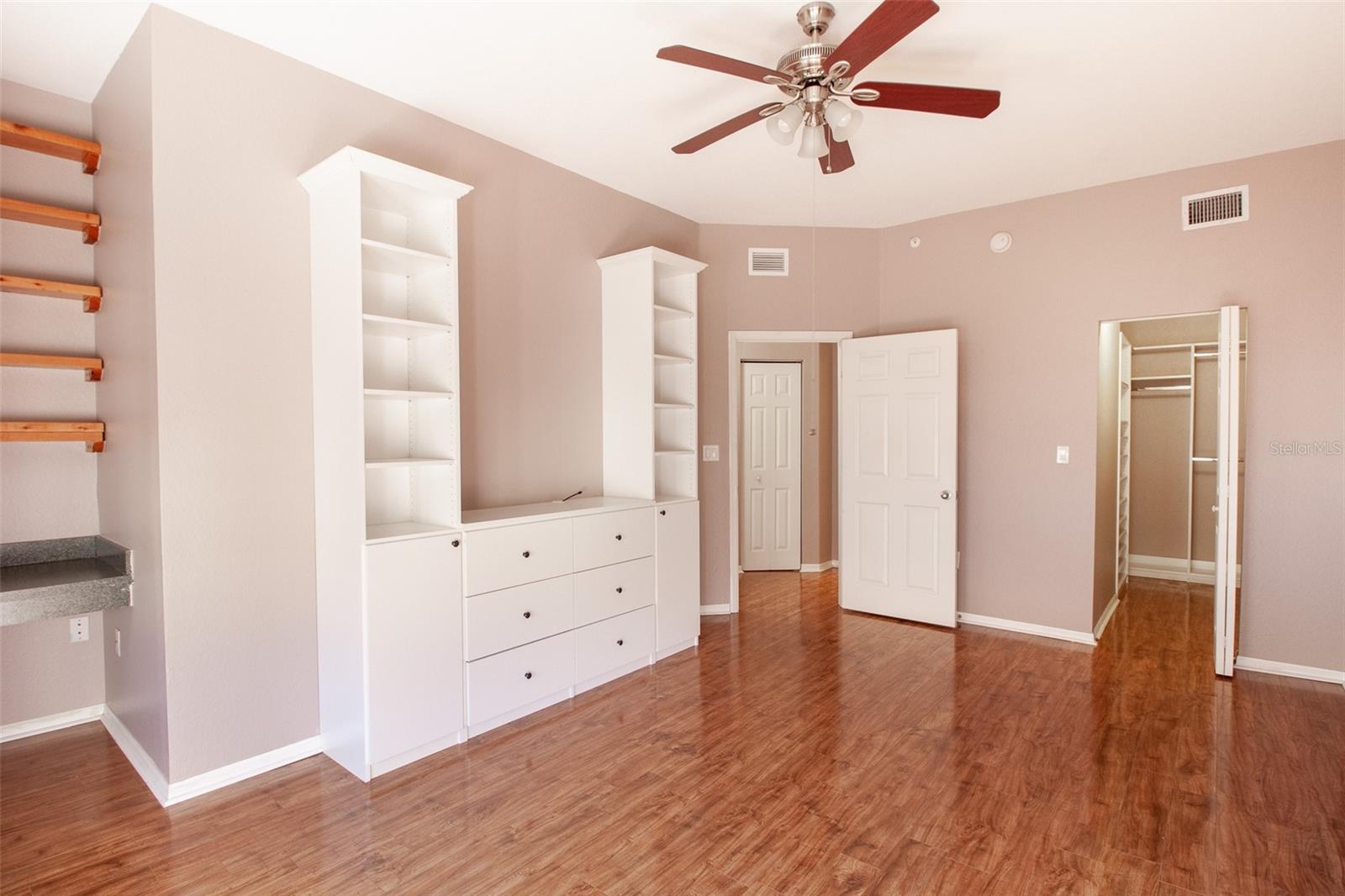 135 GRAND BEACH PL, TAMPA, FL, 33609