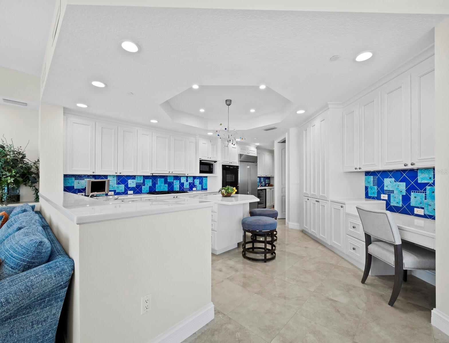 A4643048 Property Photo