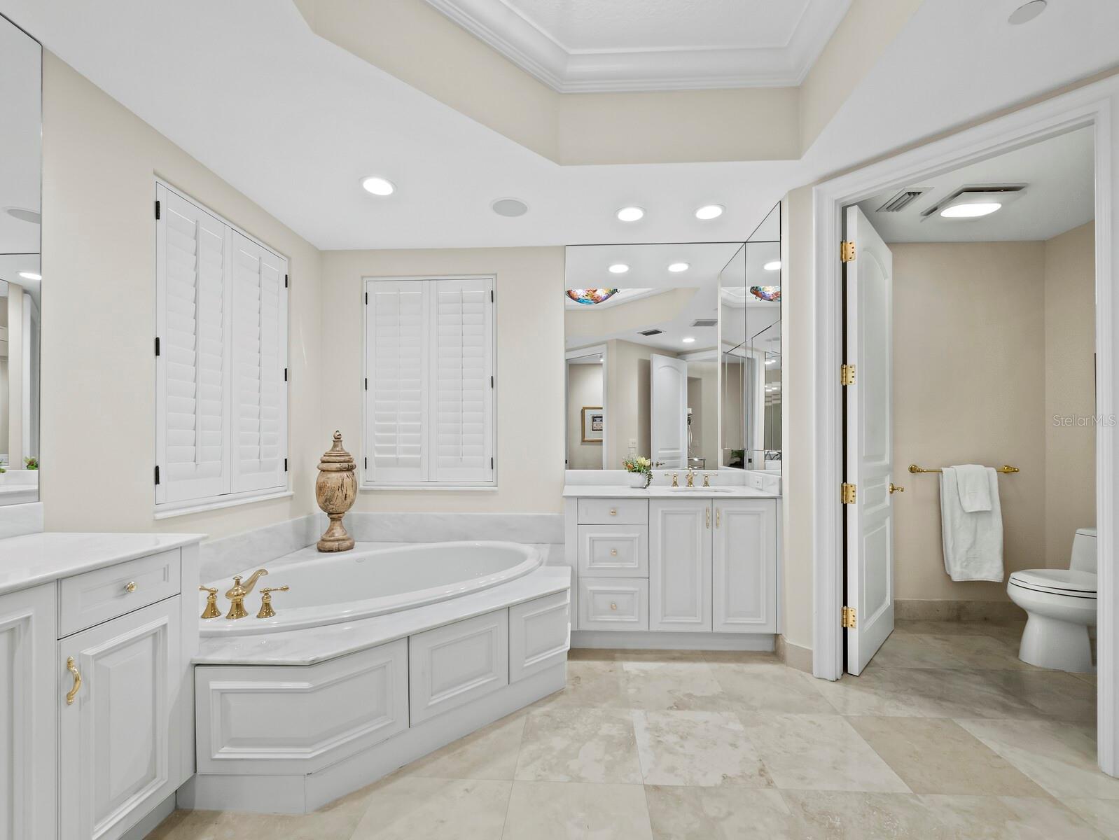 A4643048 Property Photo