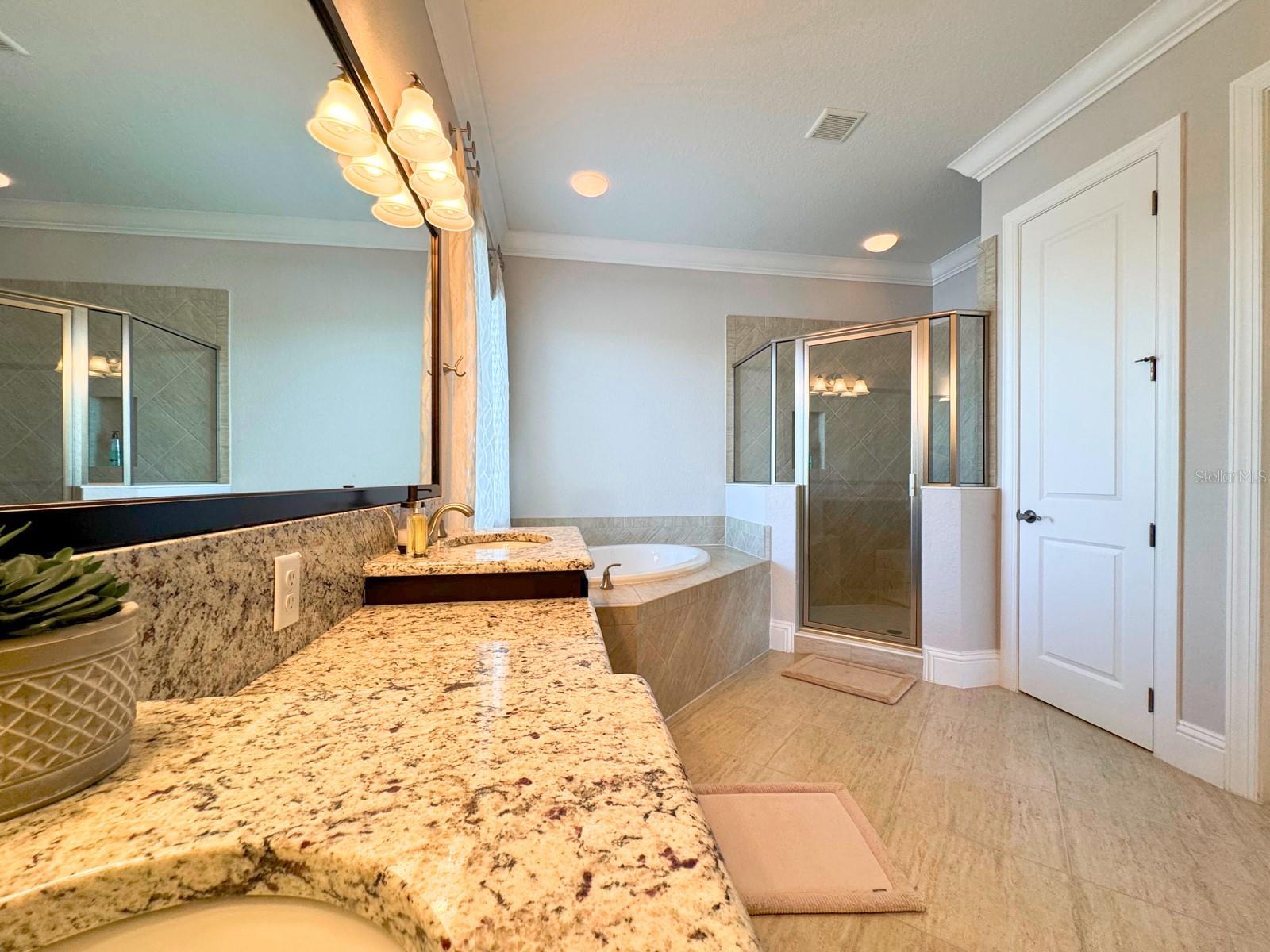 O6286539 Property Photo