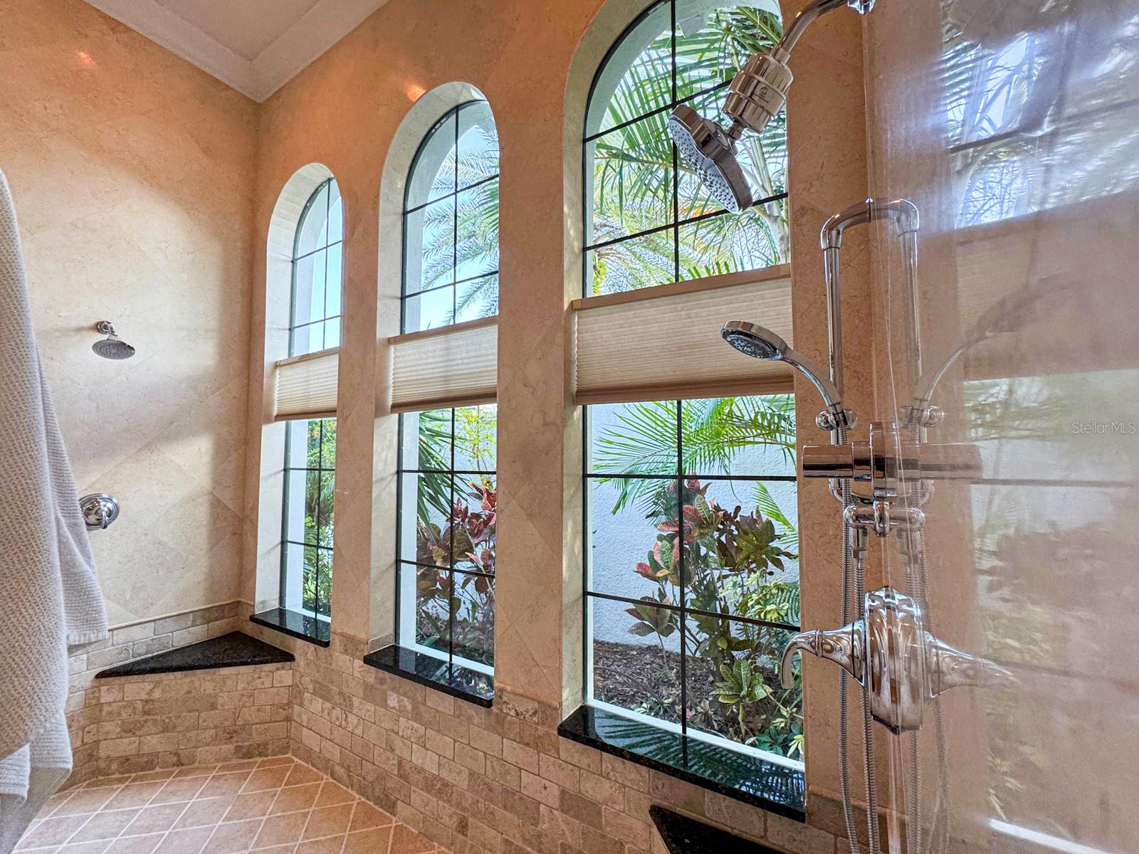 O6286539 Property Photo