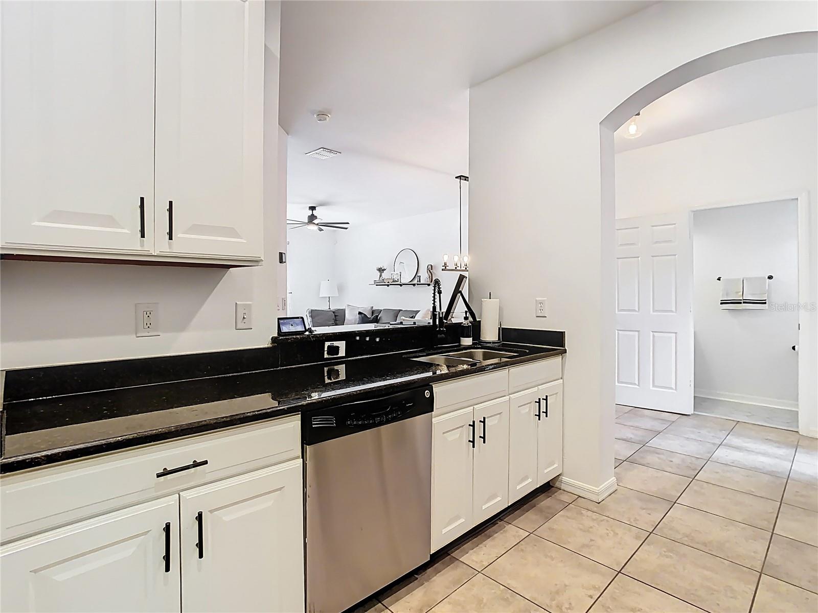 8539 SANDPIPER RIDGE AVE, TAMPA, FL, 33647