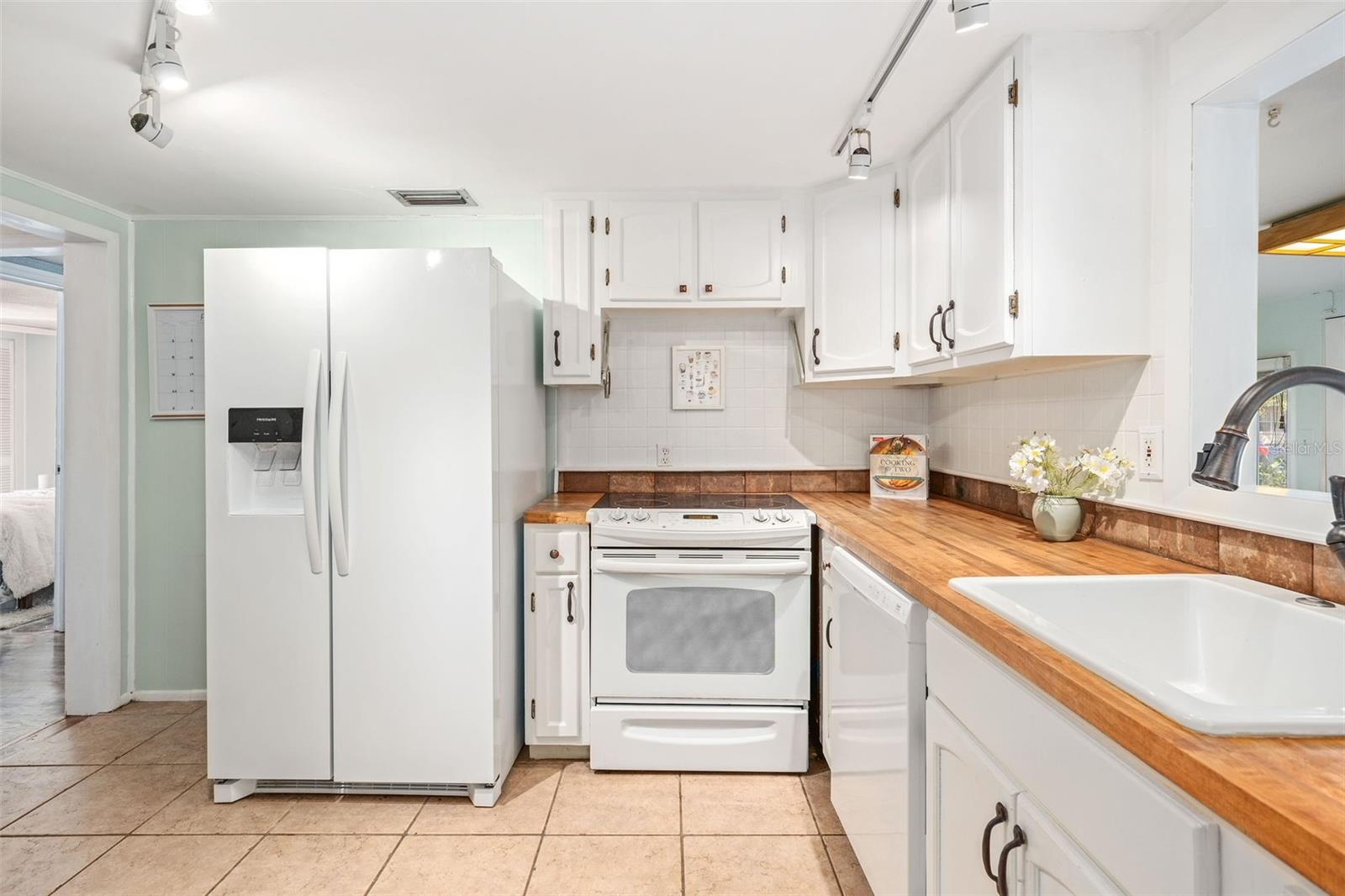 430 E CRYSTAL LAKE ST, ORLANDO, FL, 32806