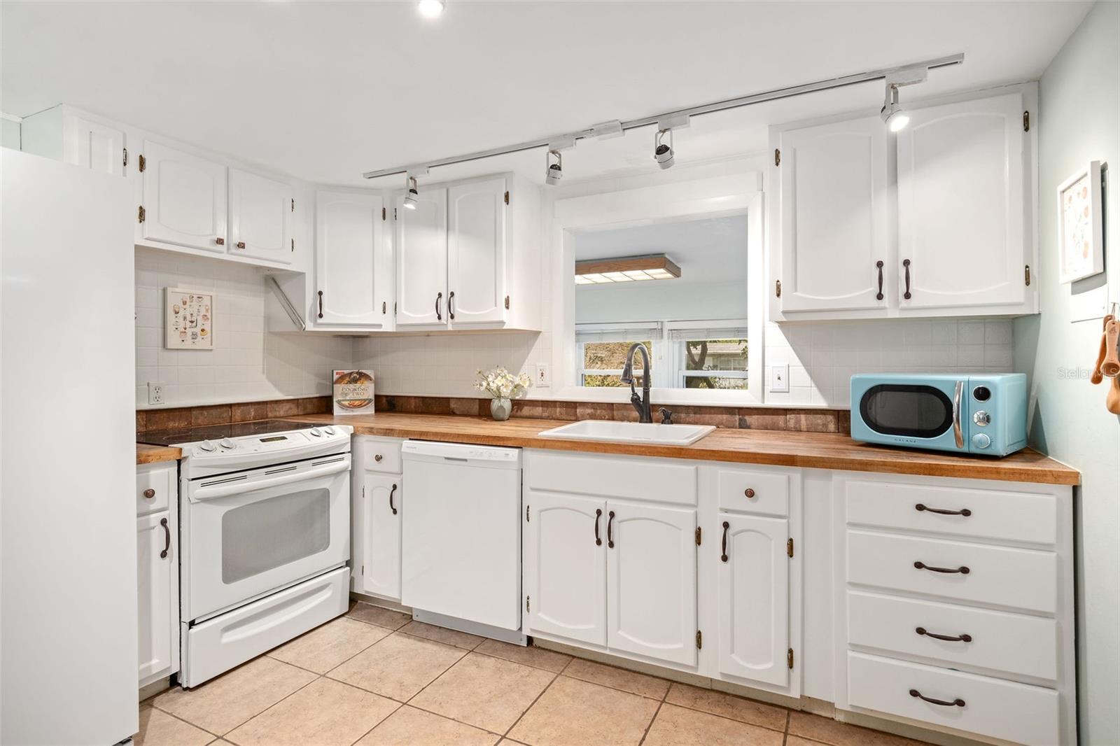 430 E CRYSTAL LAKE ST, ORLANDO, FL, 32806