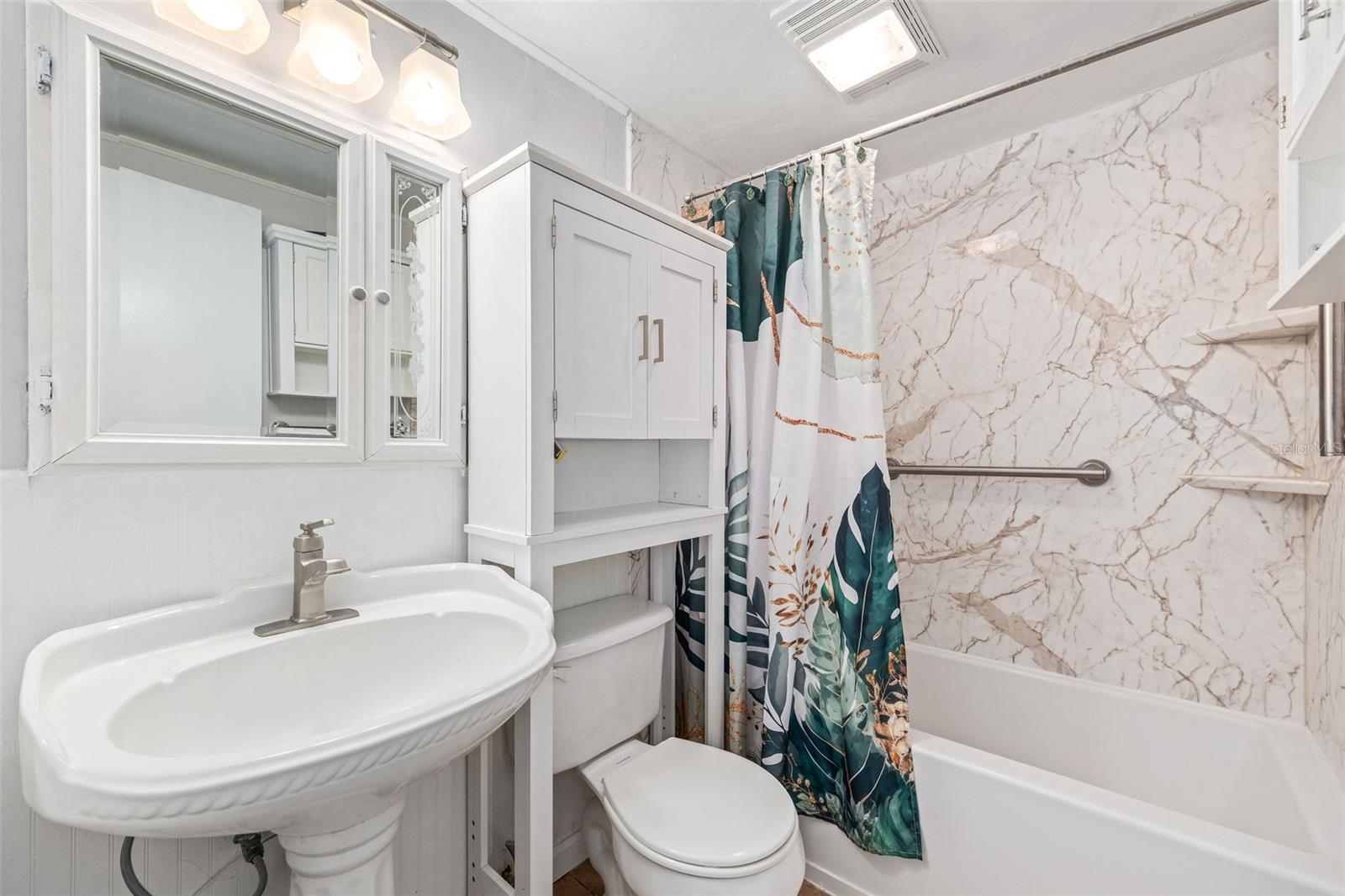430 E CRYSTAL LAKE ST, ORLANDO, FL, 32806