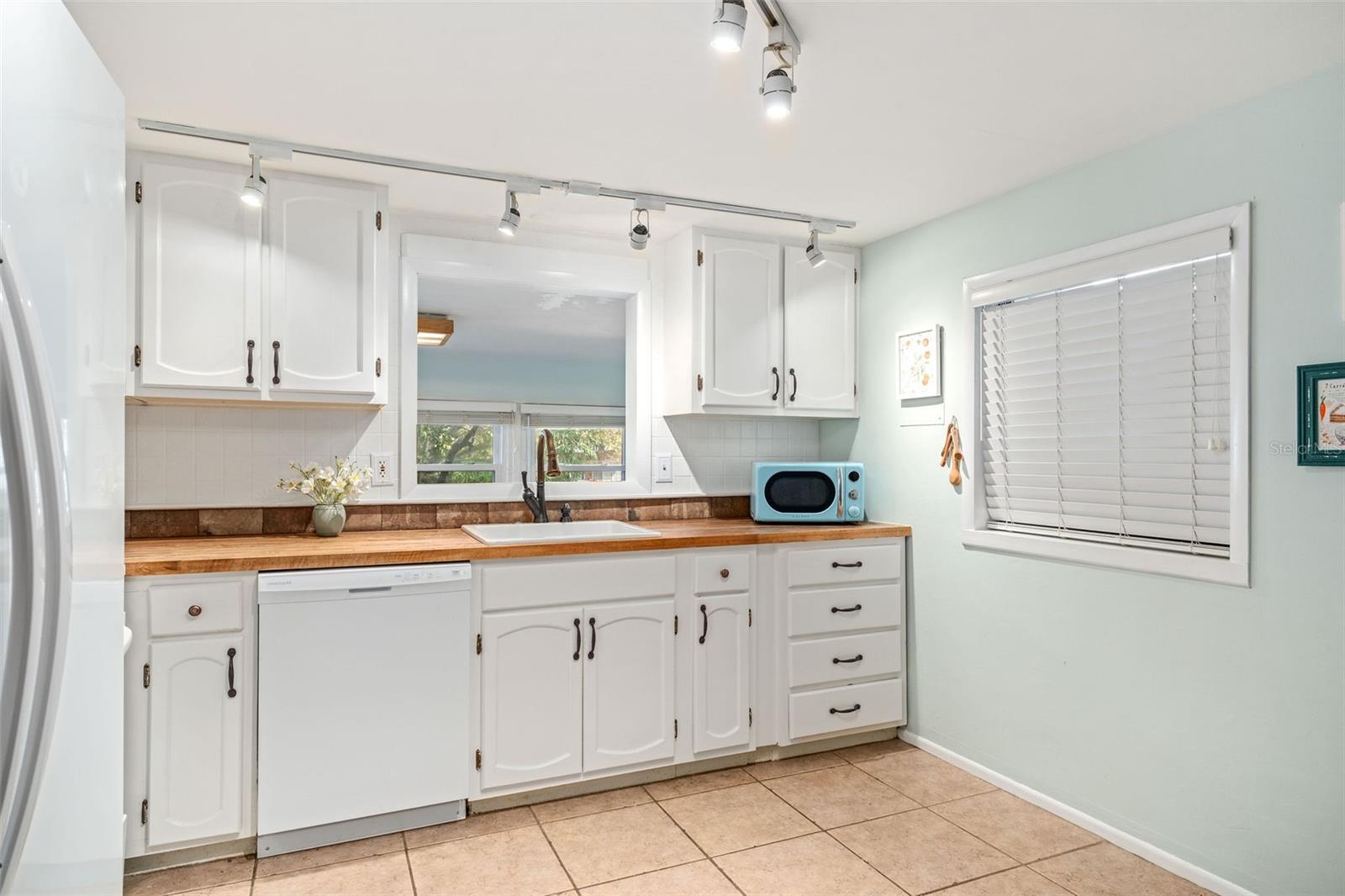 430 E CRYSTAL LAKE ST, ORLANDO, FL, 32806