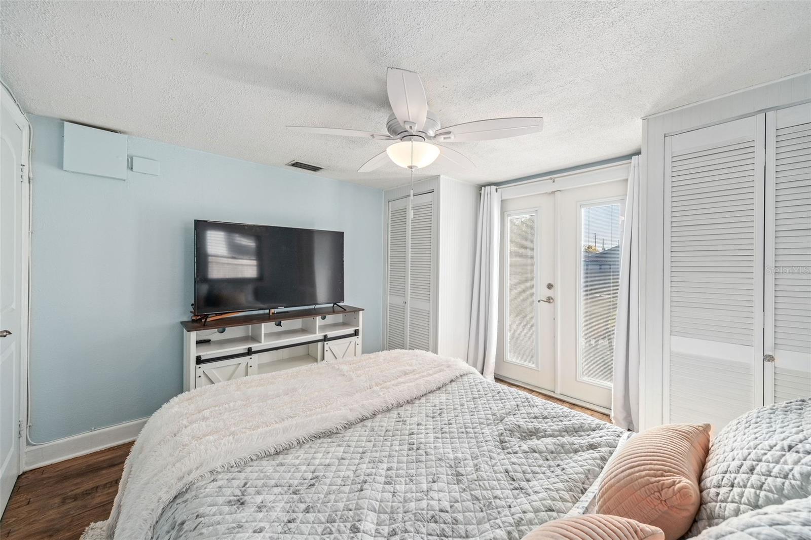 430 E CRYSTAL LAKE ST, ORLANDO, FL, 32806