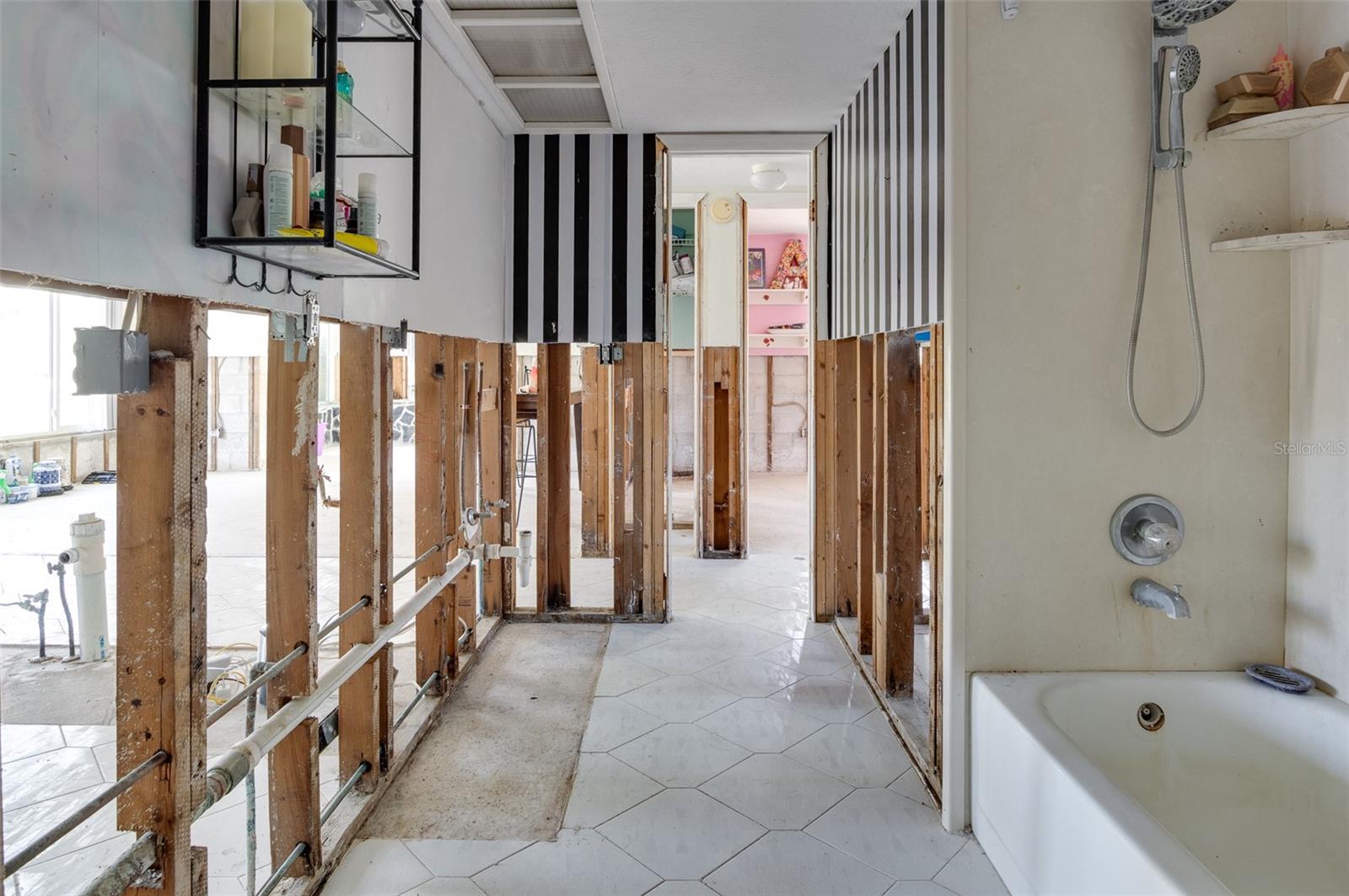 300 WESTWINDS DR, PALM HARBOR, FL, 34683