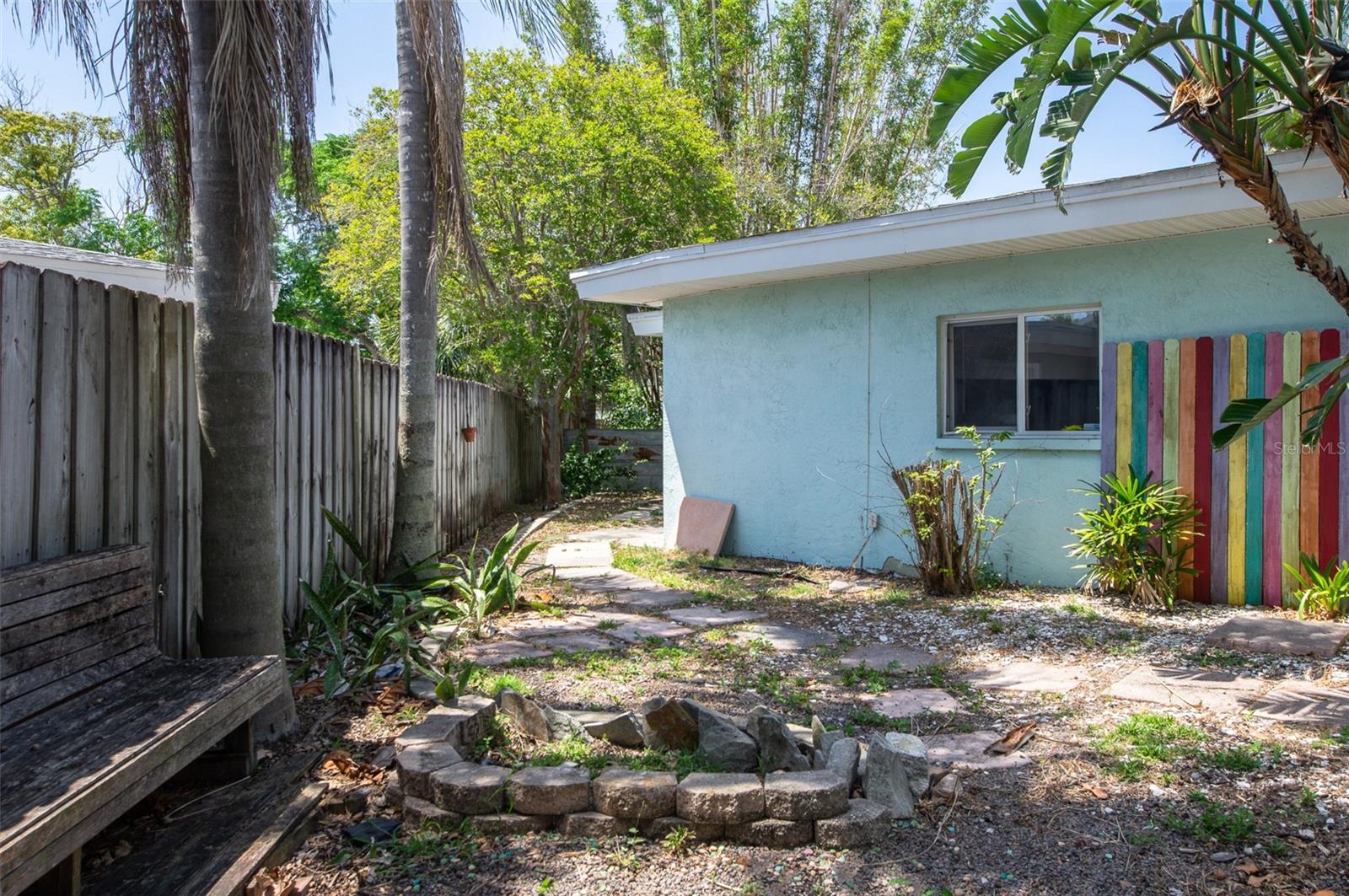 300 WESTWINDS DR, PALM HARBOR, FL, 34683