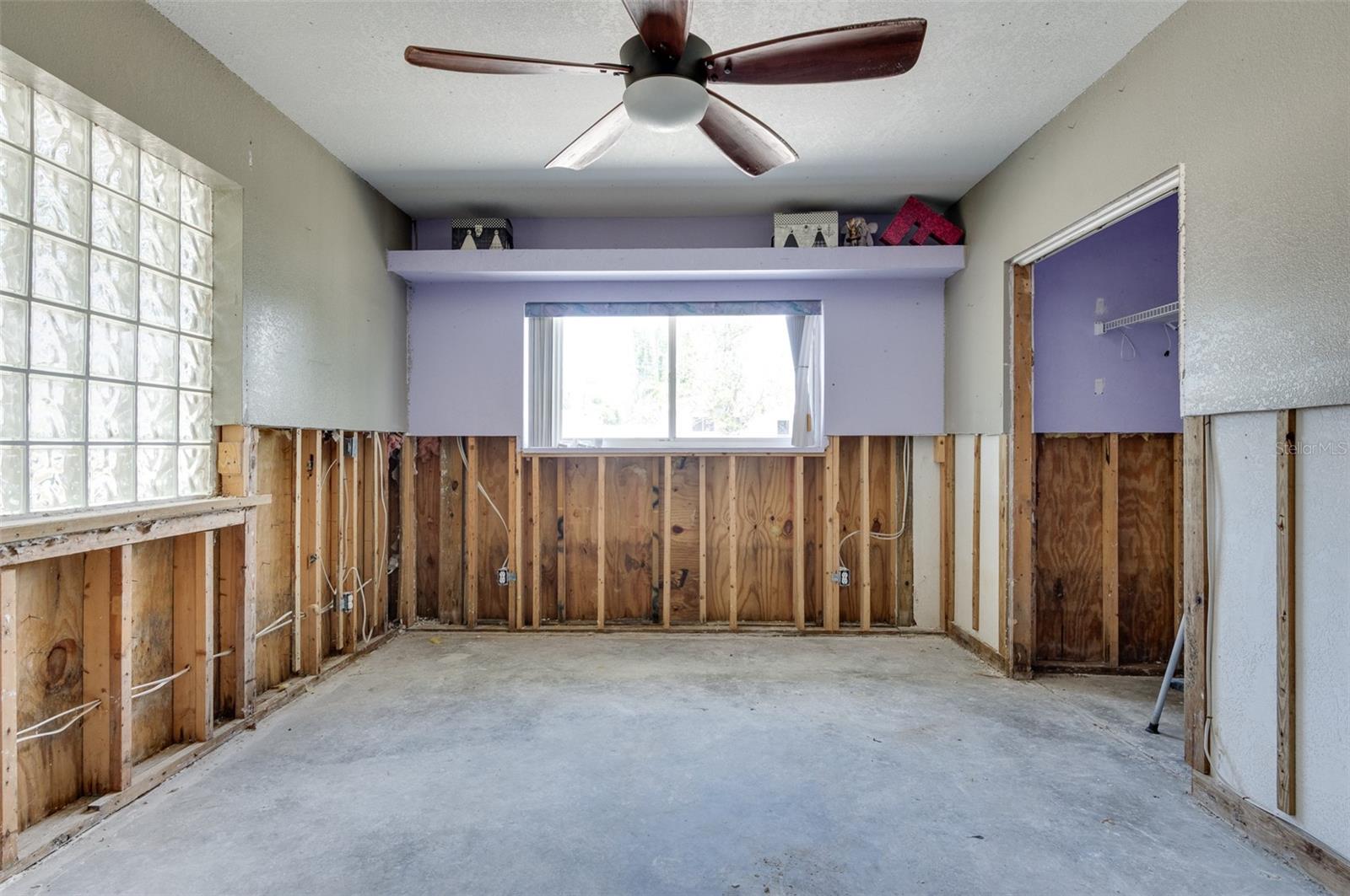 300 WESTWINDS DR, PALM HARBOR, FL, 34683