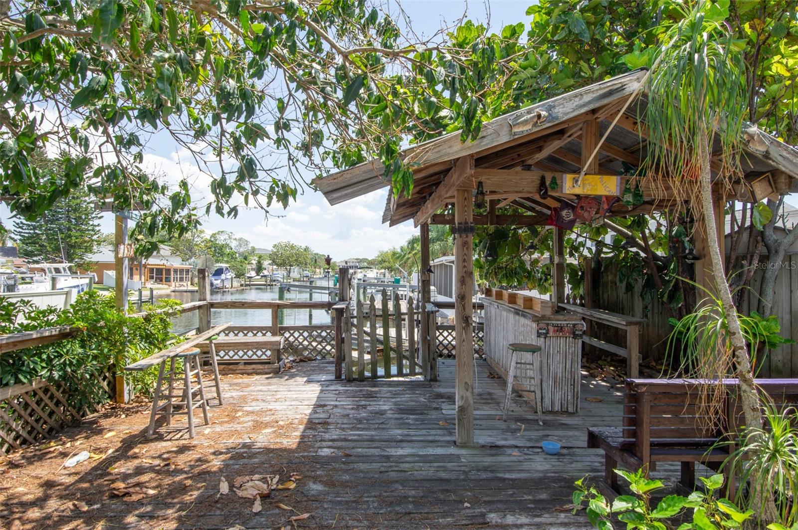 300 WESTWINDS DR, PALM HARBOR, FL, 34683