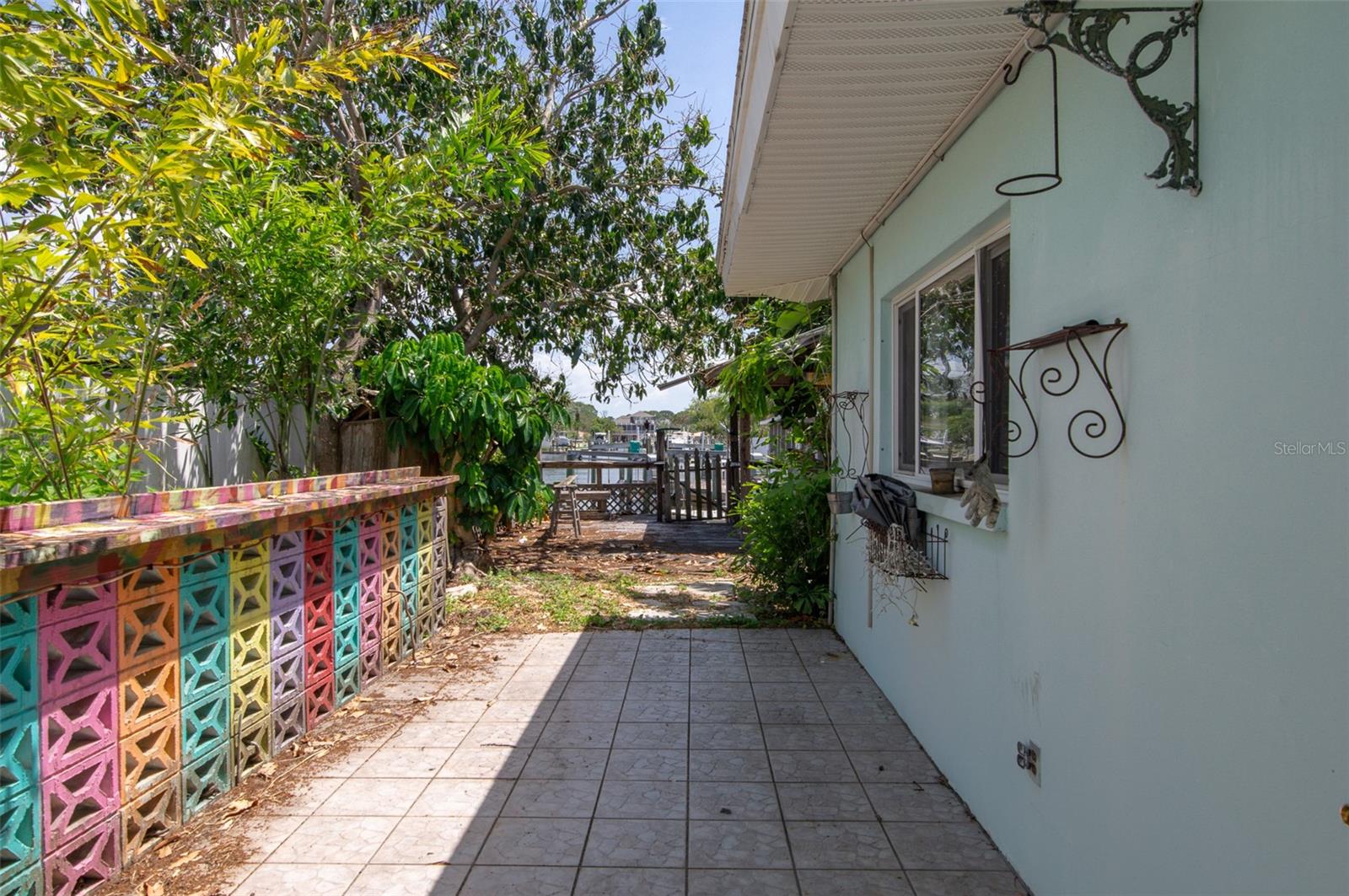 300 WESTWINDS DR, PALM HARBOR, FL, 34683