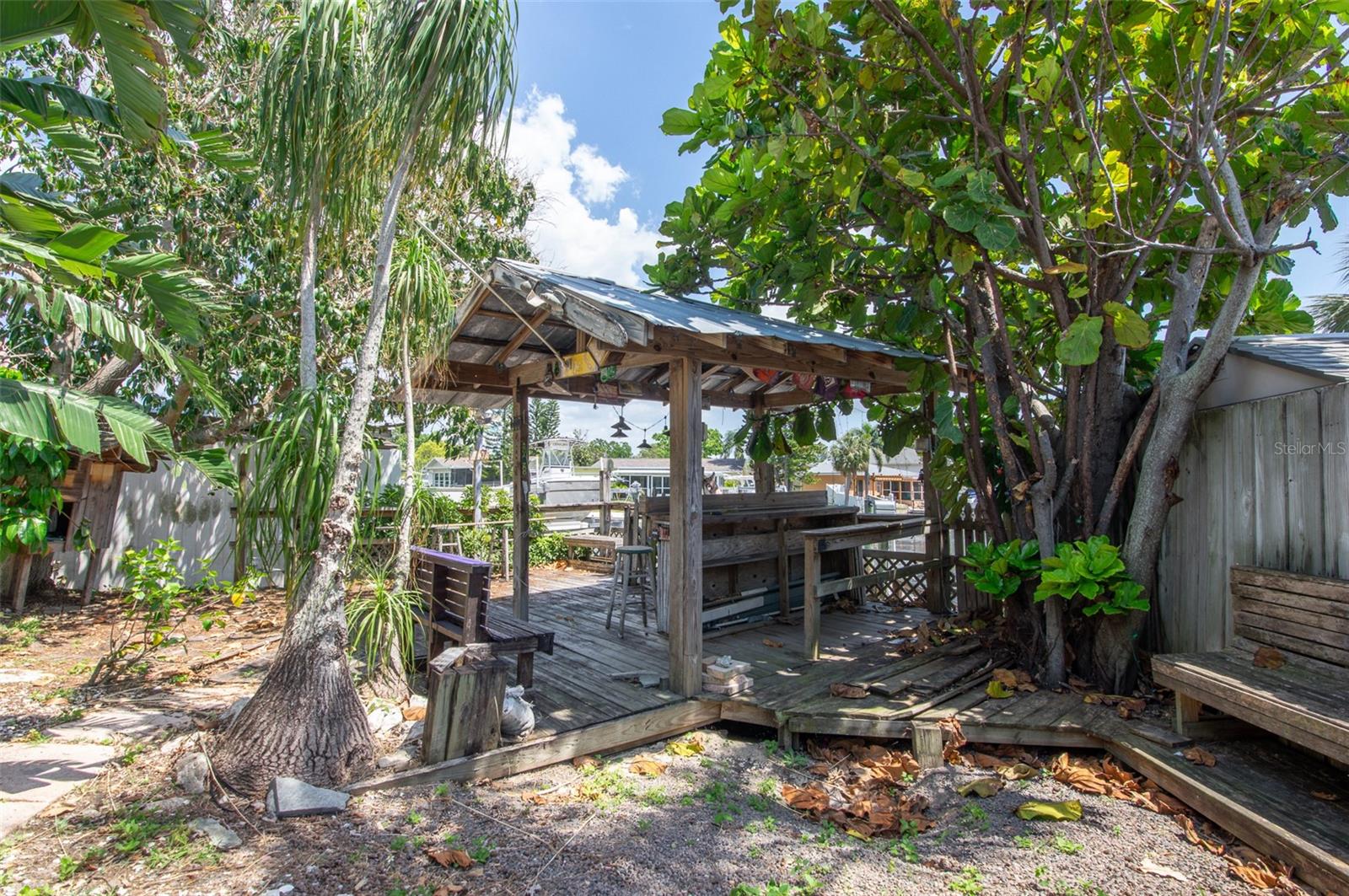 300 WESTWINDS DR, PALM HARBOR, FL, 34683