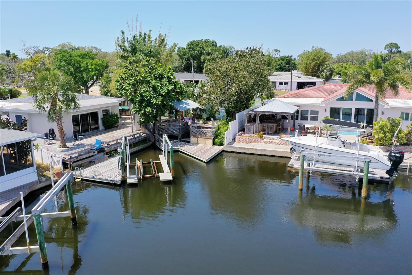 300 WESTWINDS DR, PALM HARBOR, FL, 34683