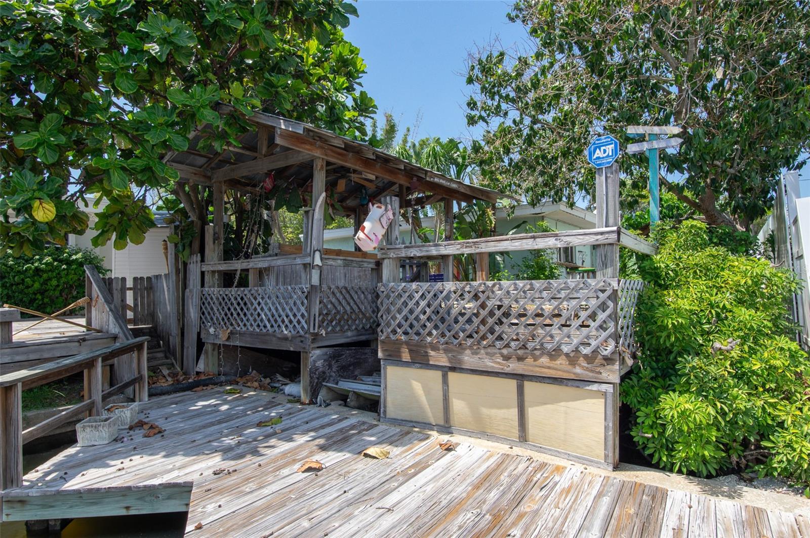 300 WESTWINDS DR, PALM HARBOR, FL, 34683