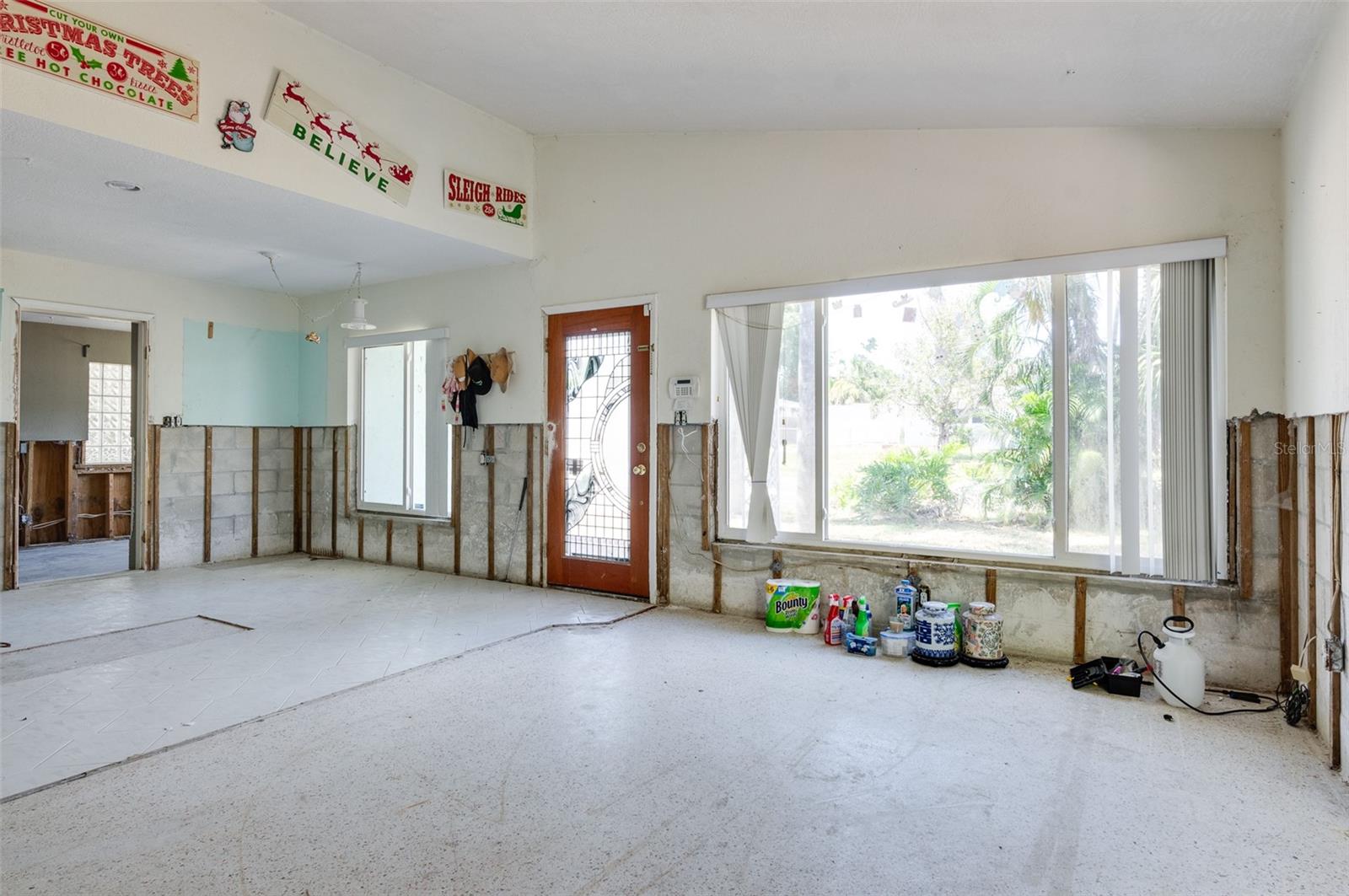 300 WESTWINDS DR, PALM HARBOR, FL, 34683