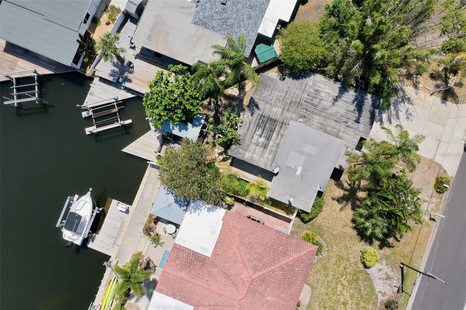 300 WESTWINDS DR, PALM HARBOR, FL, 34683