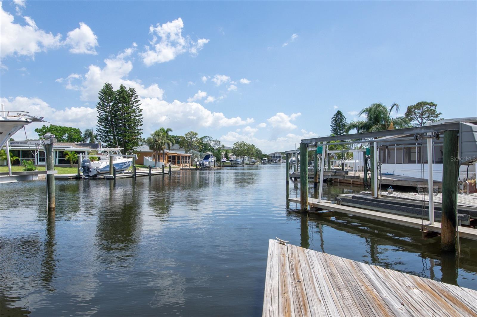 300 WESTWINDS DR, PALM HARBOR, FL, 34683