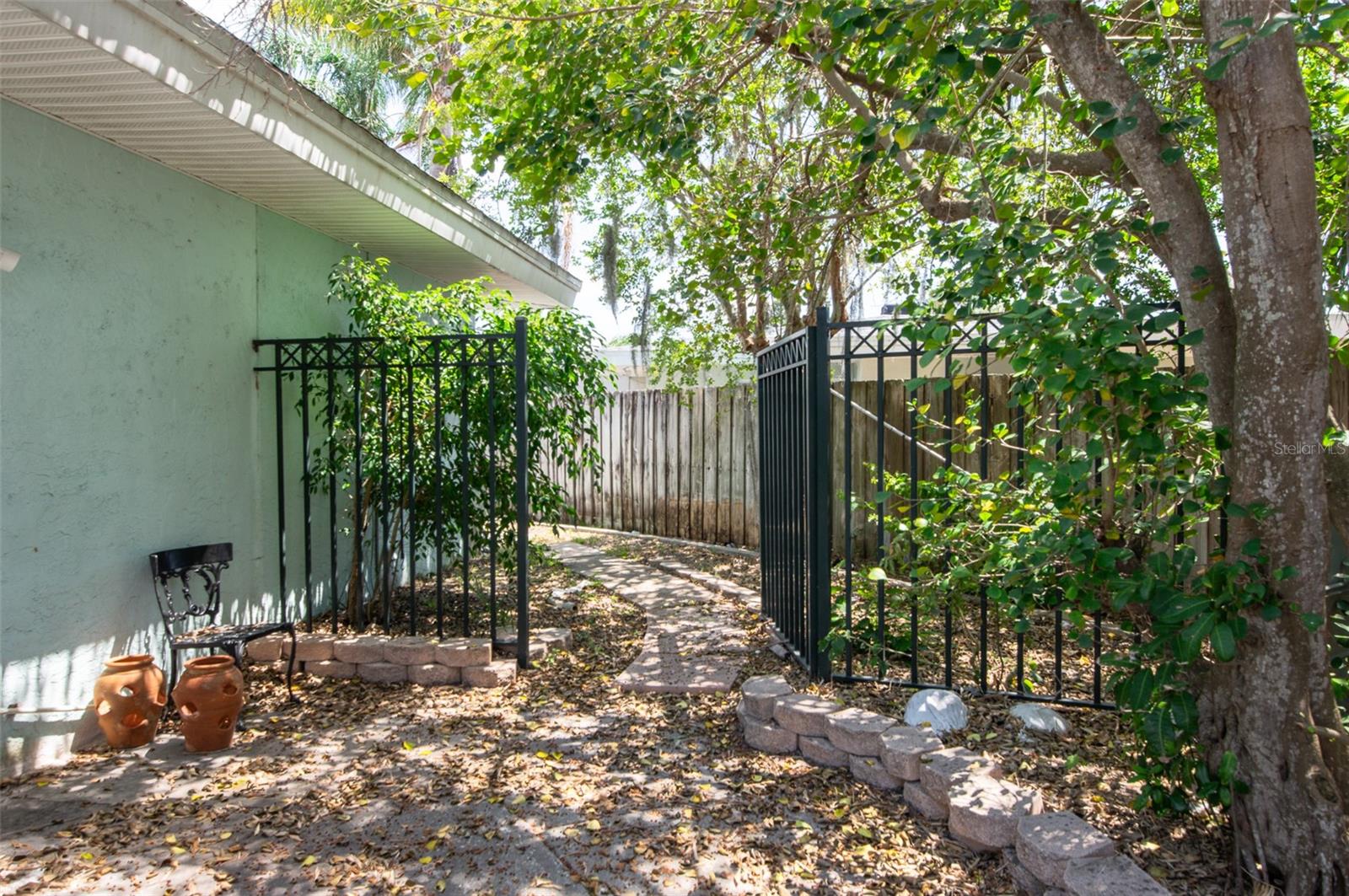 300 WESTWINDS DR, PALM HARBOR, FL, 34683