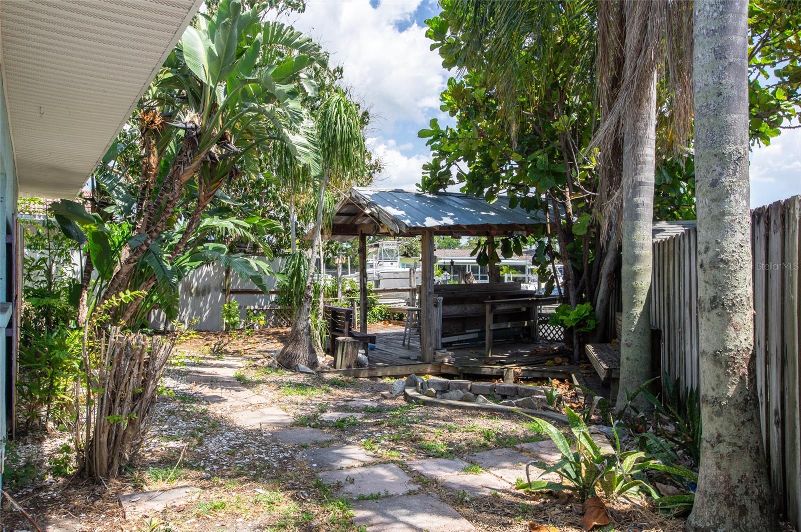 300 WESTWINDS DR, PALM HARBOR, FL, 34683