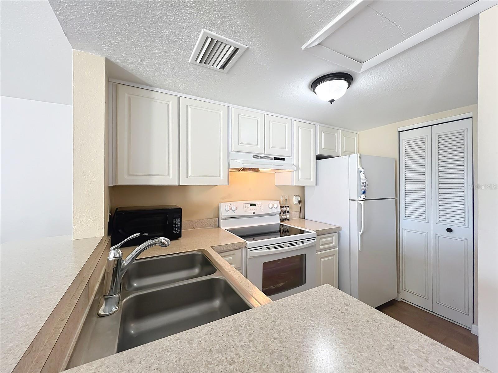 562 ORANGE DR #33, ALTAMONTE SPRINGS, FL, 32701