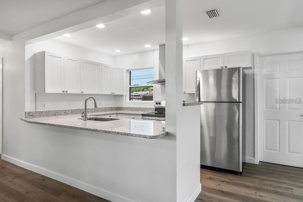 6690 33RD AVE N, ST PETERSBURG, FL, 33710
