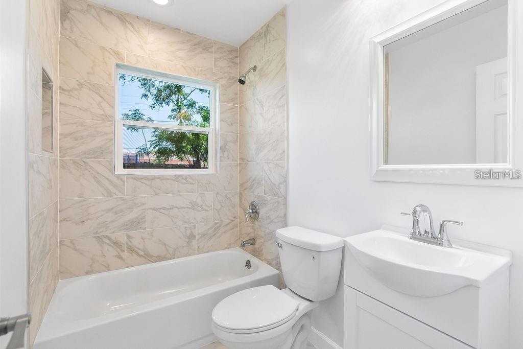 6690 33RD AVE N, ST PETERSBURG, FL, 33710