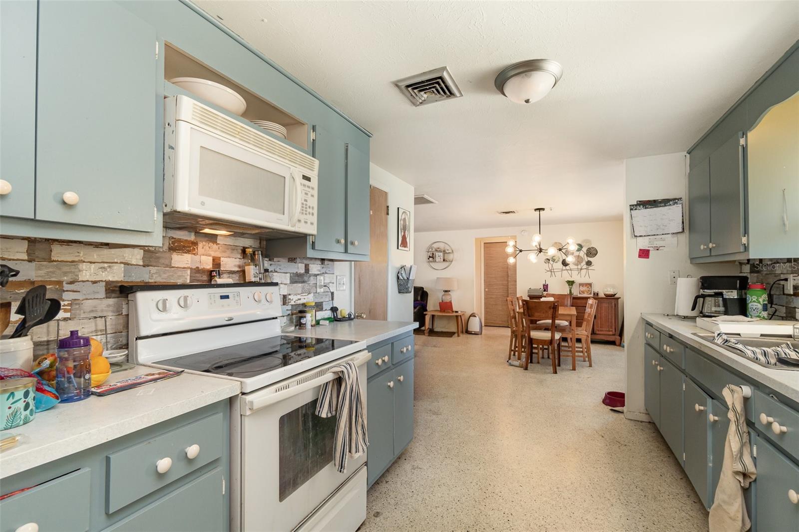 375 MAGNOLIA RD, VENICE, FL, 34293
