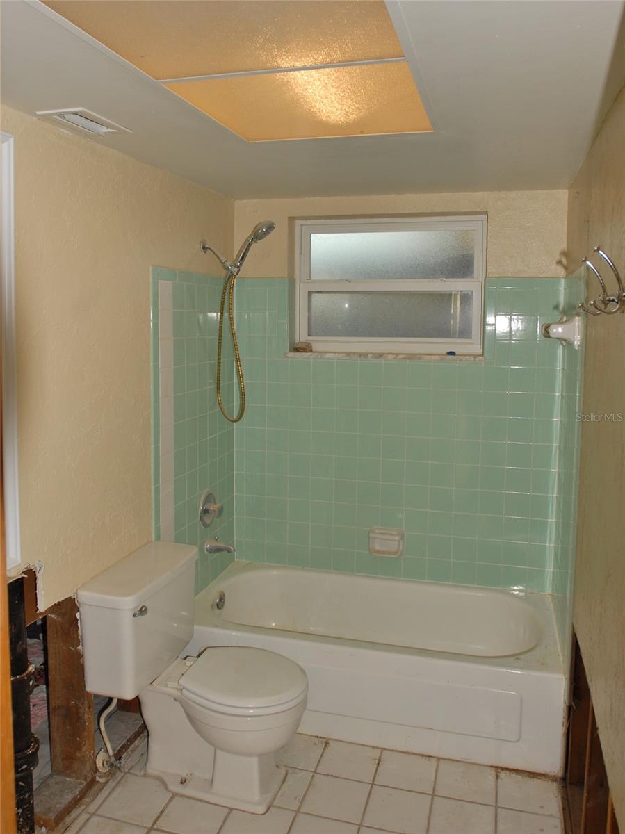 8708 ORIENT WAY NE, ST PETERSBURG, FL, 33702